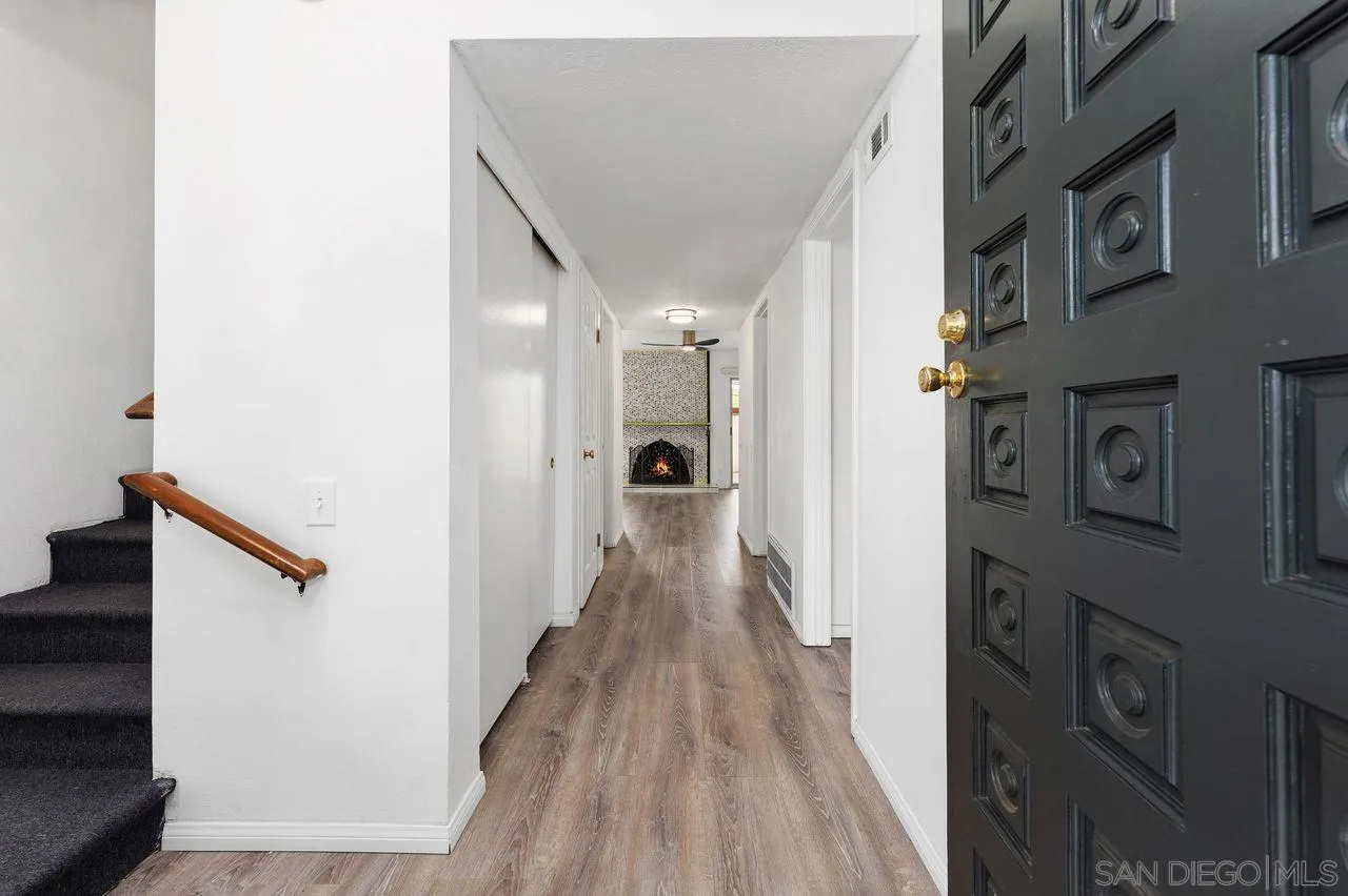 https://cdn.realtyfeed.com/cdn/127/250037947/8de10adfc1821b4389688edbea28ab2d.webp