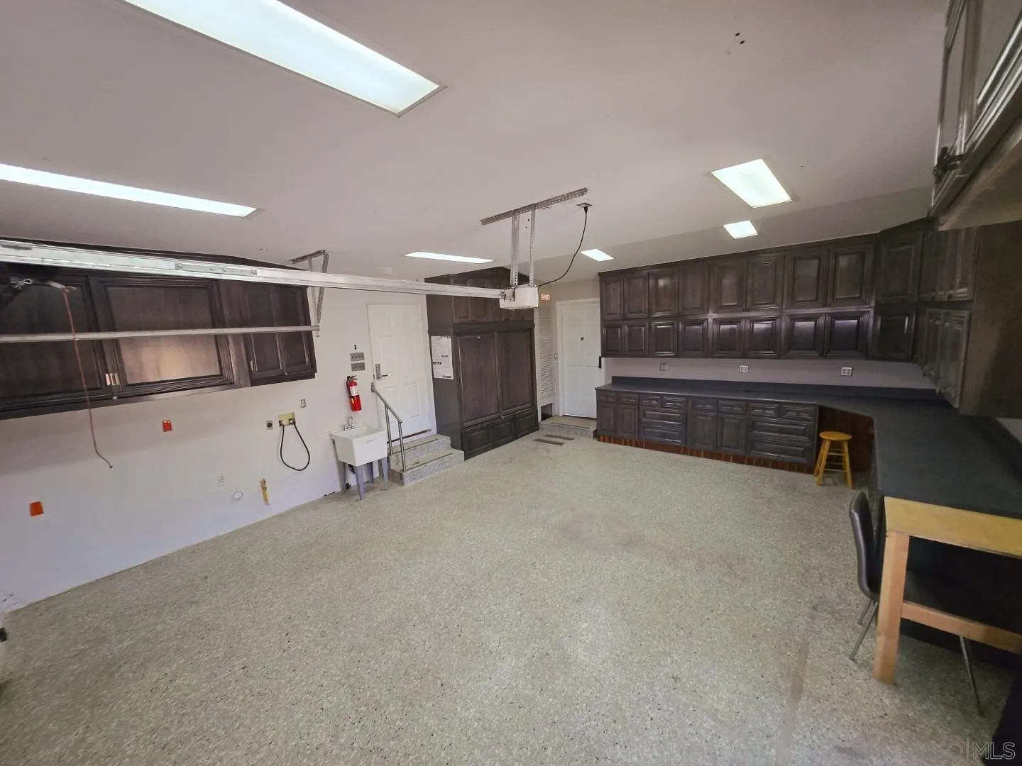 https://cdn.realtyfeed.com/cdn/127/250037952/72bd9a28d281524432d7fde12bc4f972.webp