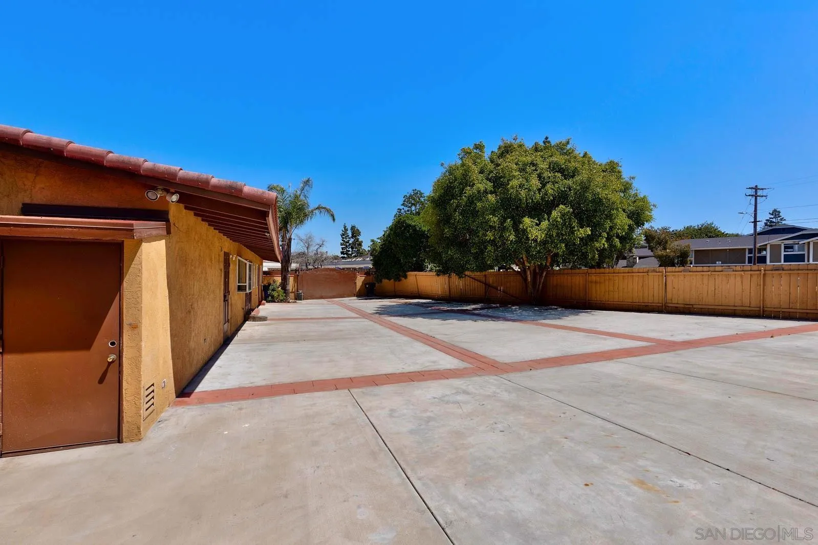 https://cdn.realtyfeed.com/cdn/127/250037952/a1faaf040672afb5016ac70c0784a408.webp
