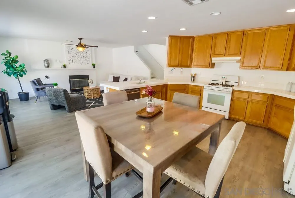 https://cdn.realtyfeed.com/cdn/127/250037957/24c2b82636b396243af9148a0640ba4f.webp