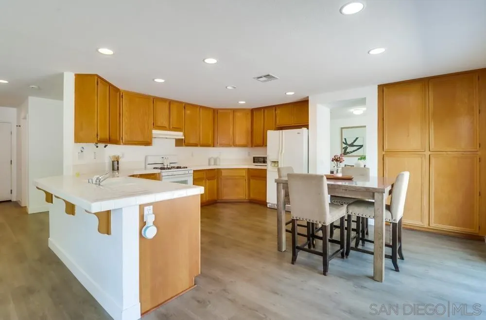 https://cdn.realtyfeed.com/cdn/127/250037957/34066037bf45fbd37146f902de4eadcc.webp