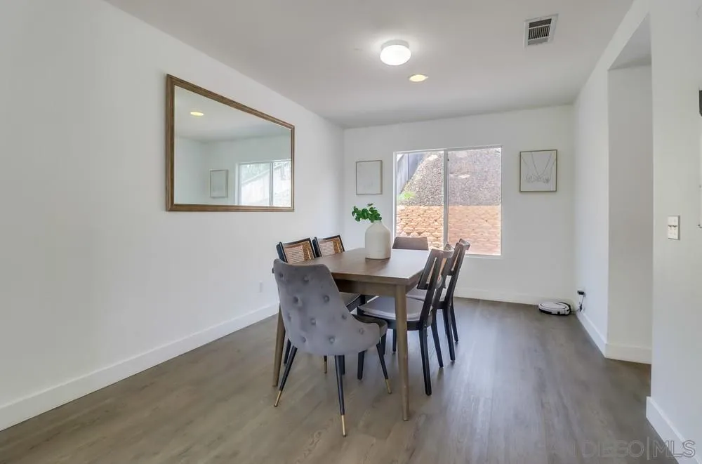 https://cdn.realtyfeed.com/cdn/127/250037957/38767ffd91379f45842e5f59bf07178e.webp