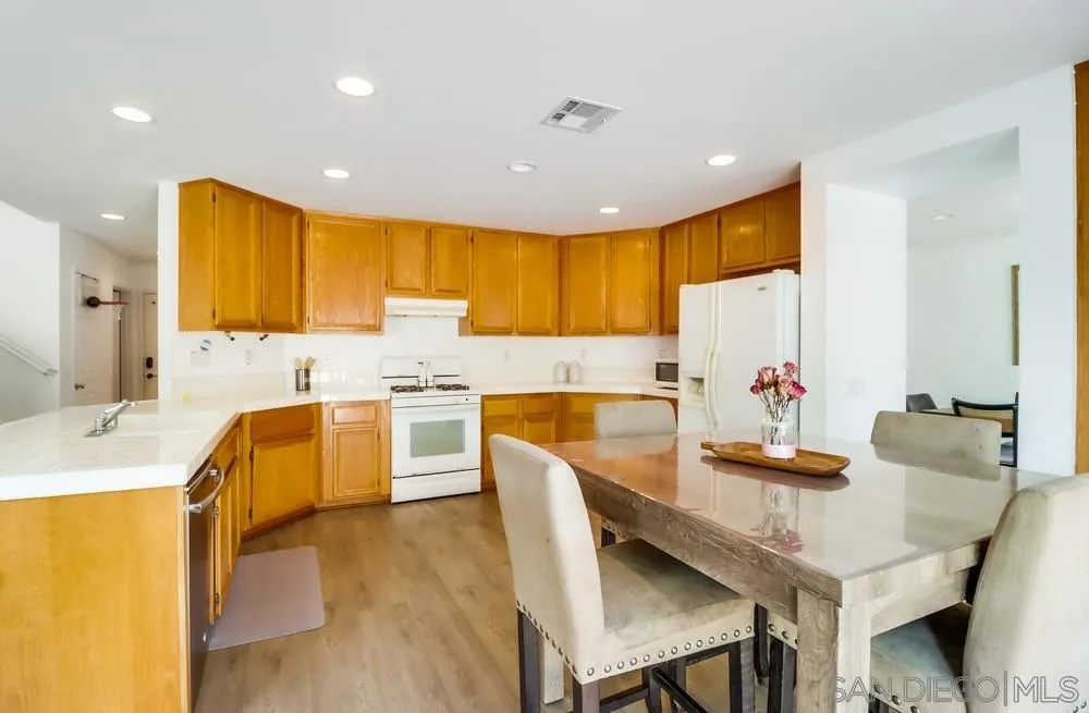 https://cdn.realtyfeed.com/cdn/127/250037957/656193d57958af235e5fbbf80789253d.webp
