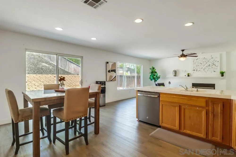 https://cdn.realtyfeed.com/cdn/127/250037957/6c6958d2ea6424d8e4761a5483150811.webp
