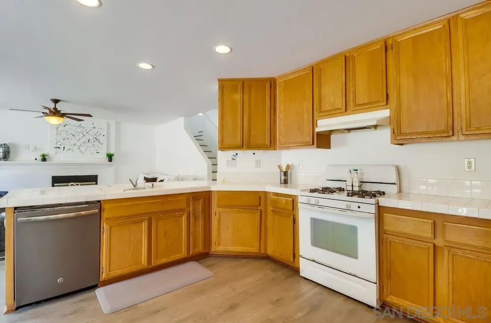 https://cdn.realtyfeed.com/cdn/127/250037957/9229f2e0b6deb6c25b89e561a0e88189.webp
