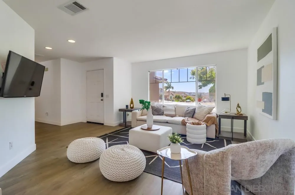https://cdn.realtyfeed.com/cdn/127/250037957/ce078f75abfefb90513c18e962fd2b5c.webp