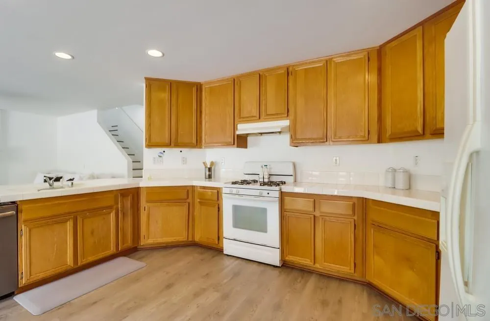 https://cdn.realtyfeed.com/cdn/127/250037957/edc89bde355b6f87038b7cc1dffff0b5.webp