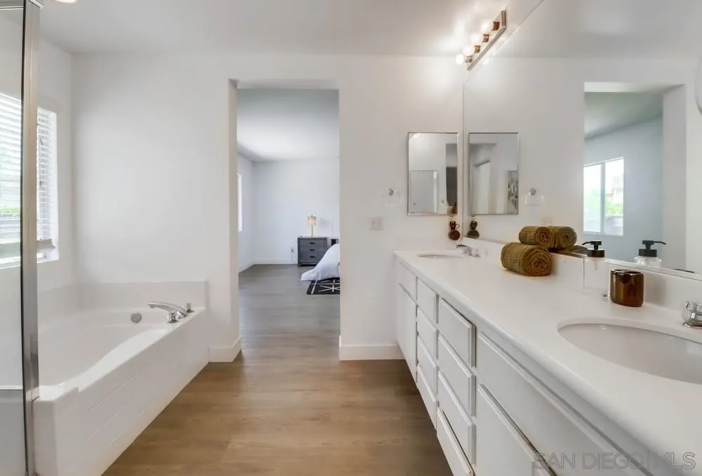 https://cdn.realtyfeed.com/cdn/127/250037957/fdef50a9009d36a0d42e6fd134f517ea.webp