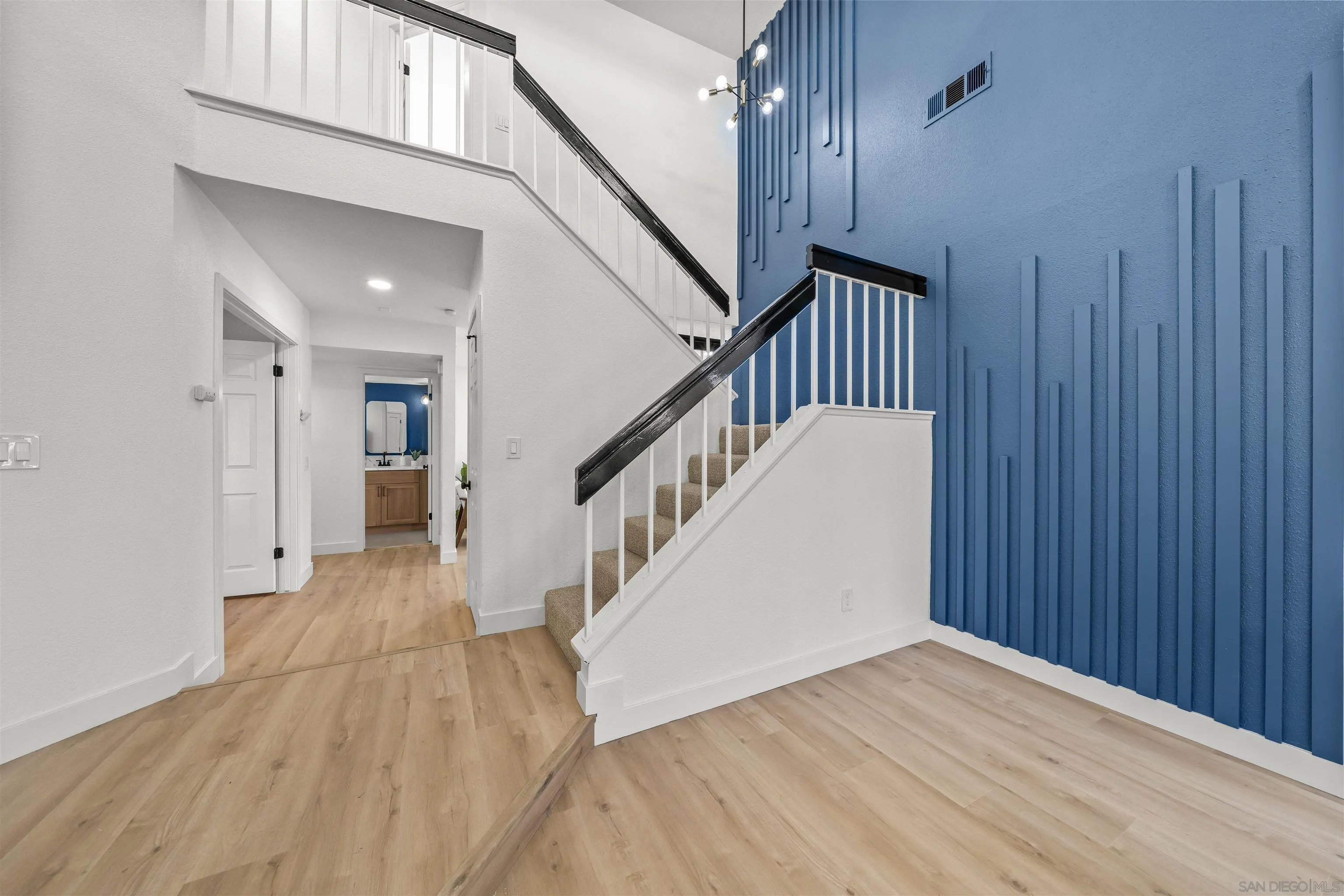 https://cdn.realtyfeed.com/cdn/127/250037959/216db95c18c0b5a94d21c674e5f80d43.webp