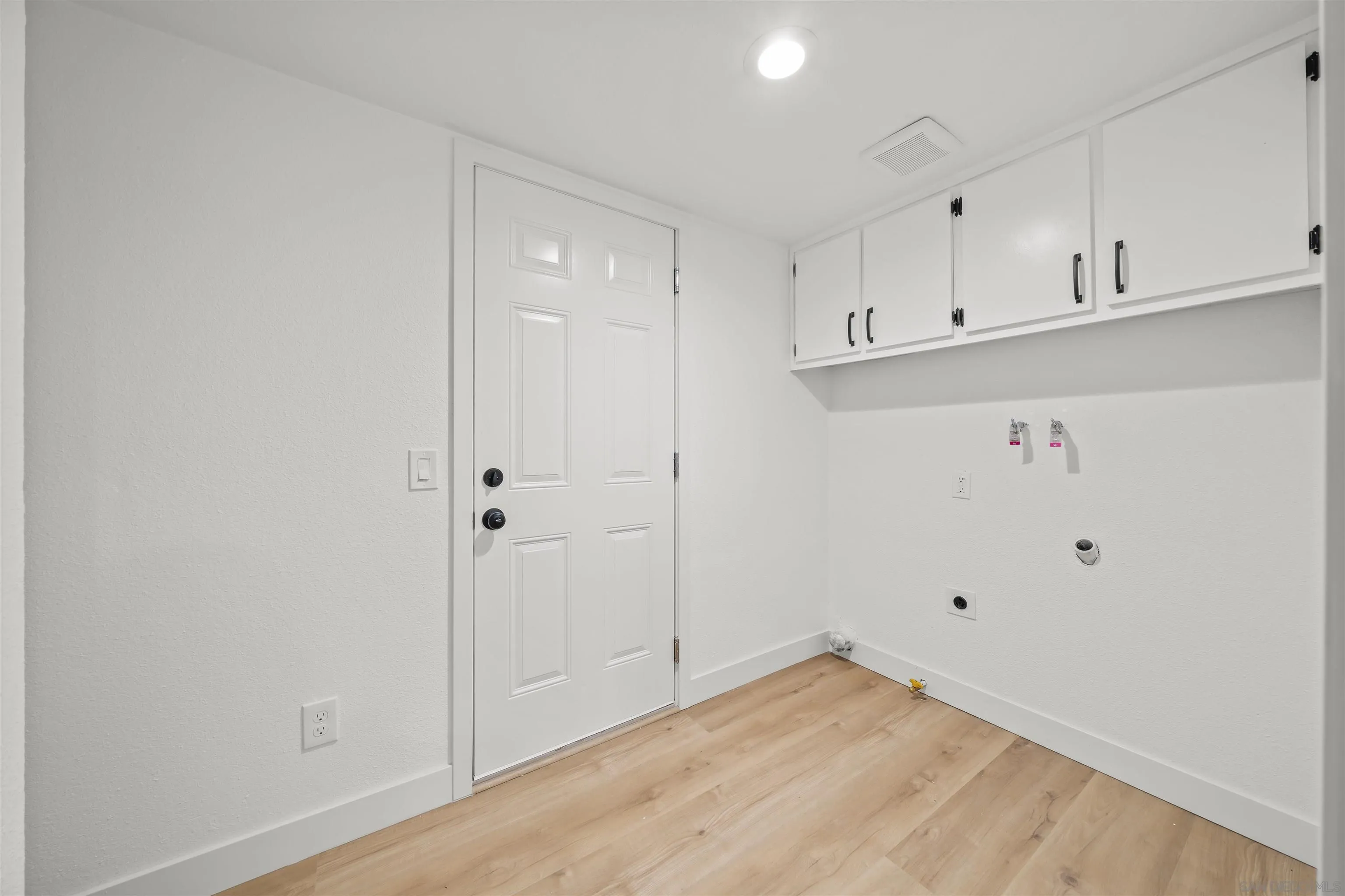https://cdn.realtyfeed.com/cdn/127/250037959/c1a86c32f53bdbcdb871c20539639695.webp
