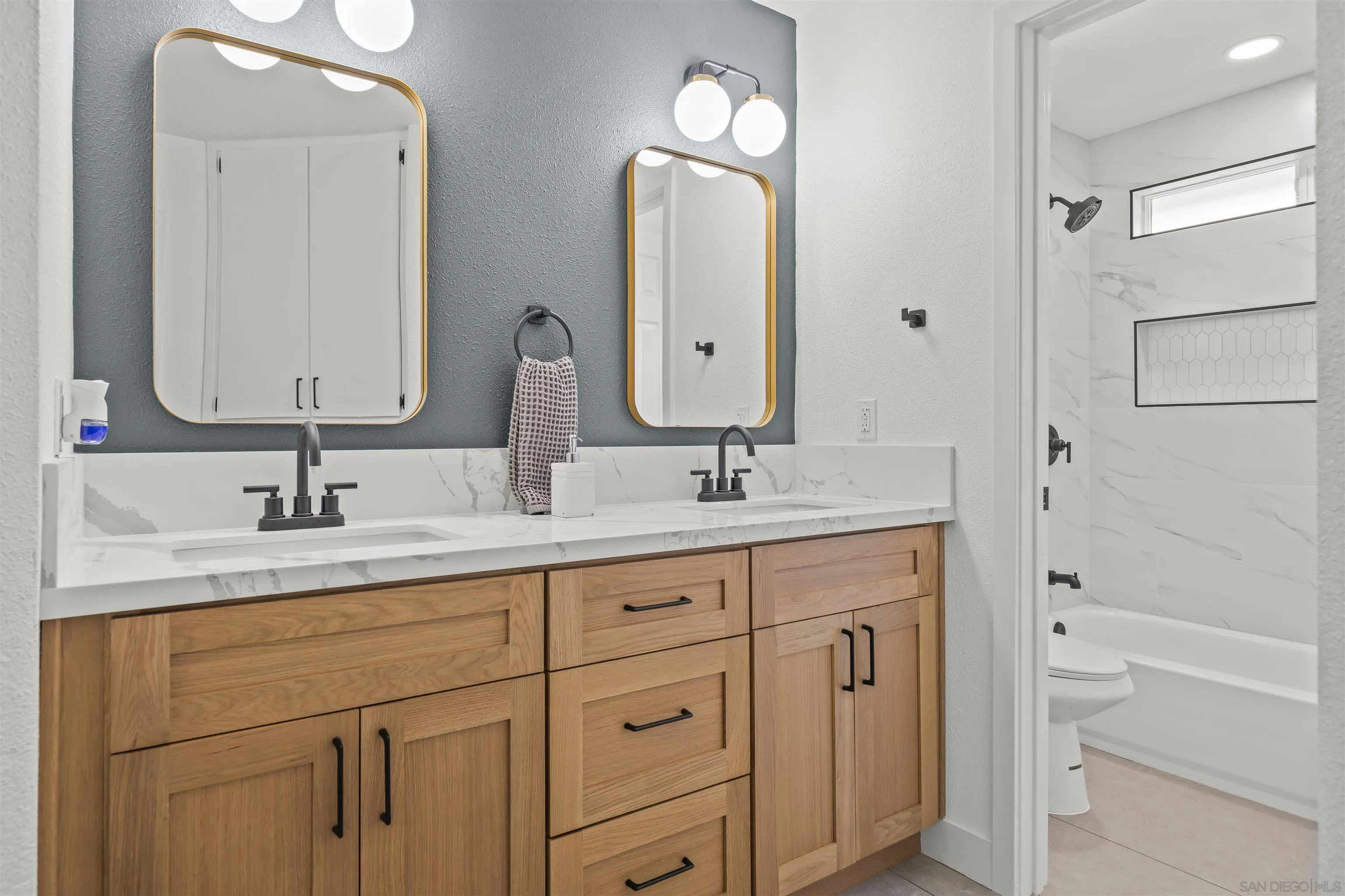 https://cdn.realtyfeed.com/cdn/127/250037959/fb0726136484f8f0bfa8f285b8ecc93d.webp