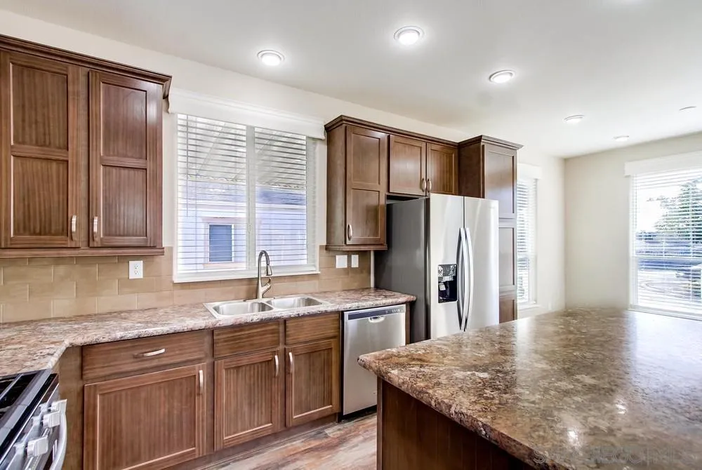 https://cdn.realtyfeed.com/cdn/127/250037960/ca15c62c8451e0871538e971e44e786b.webp