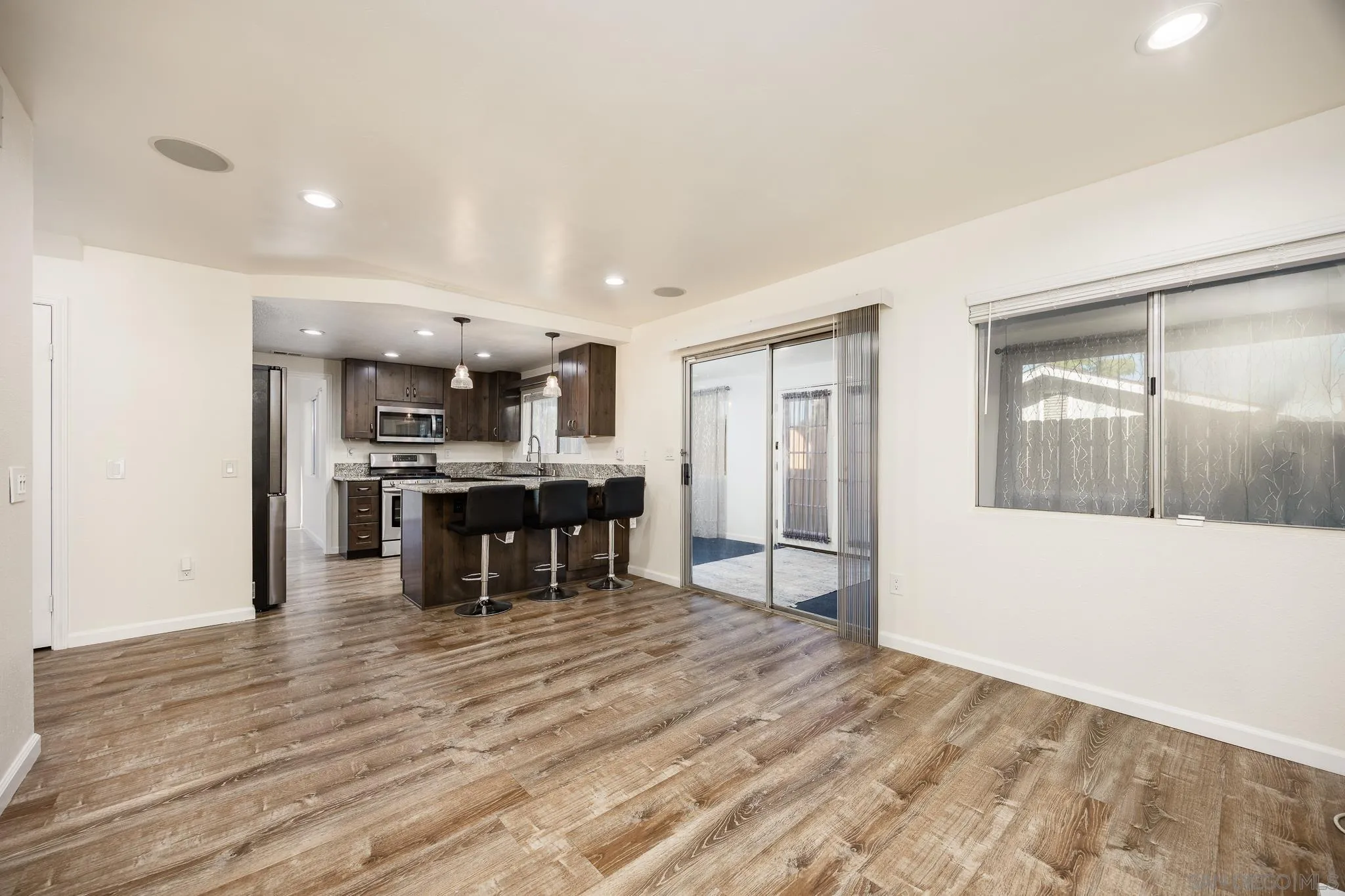 https://cdn.realtyfeed.com/cdn/127/250037962/278b2ebc5f1c0f570abd22e27386d307.webp
