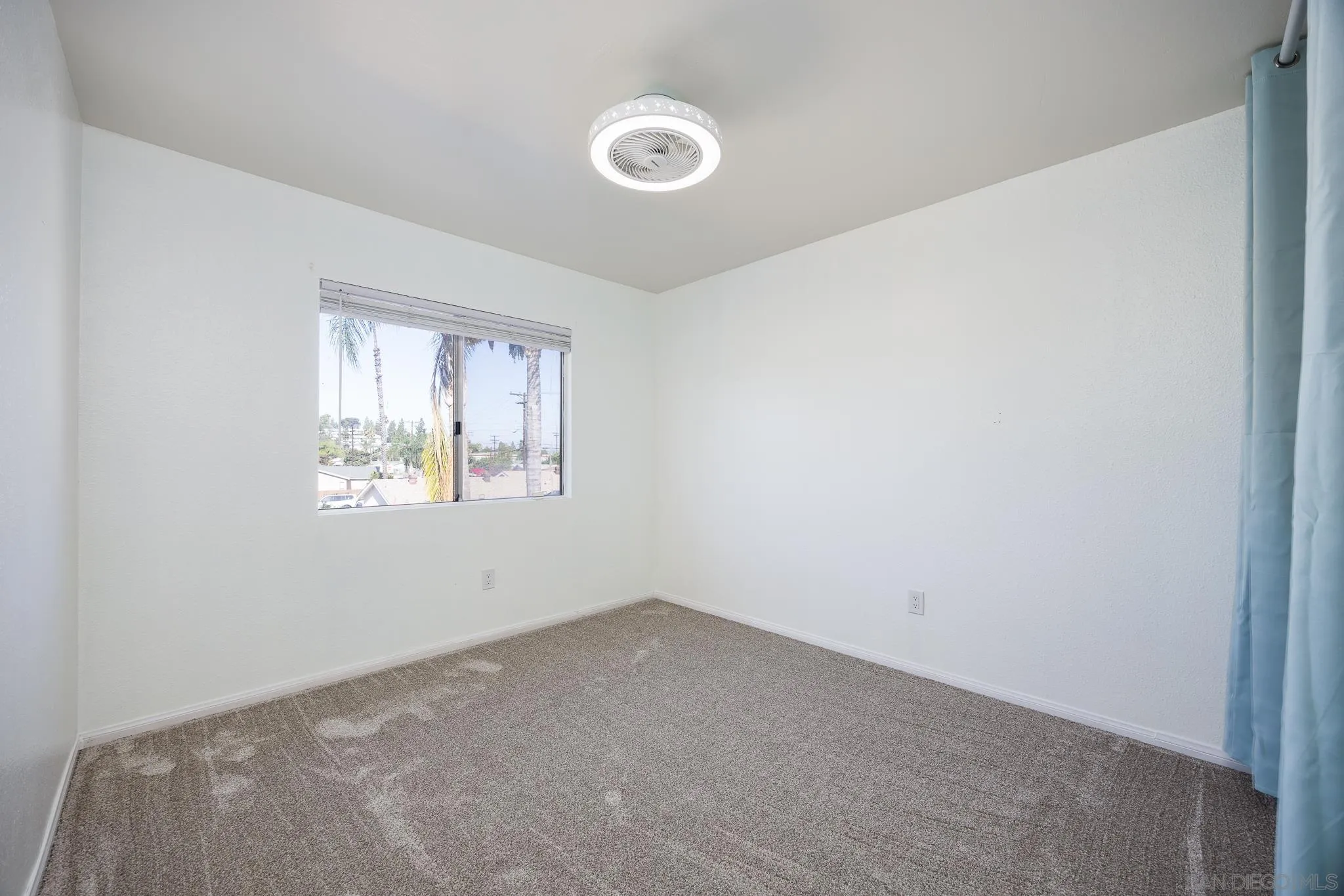https://cdn.realtyfeed.com/cdn/127/250037962/6151917a6bcc8405fa623444a60dbe98.webp