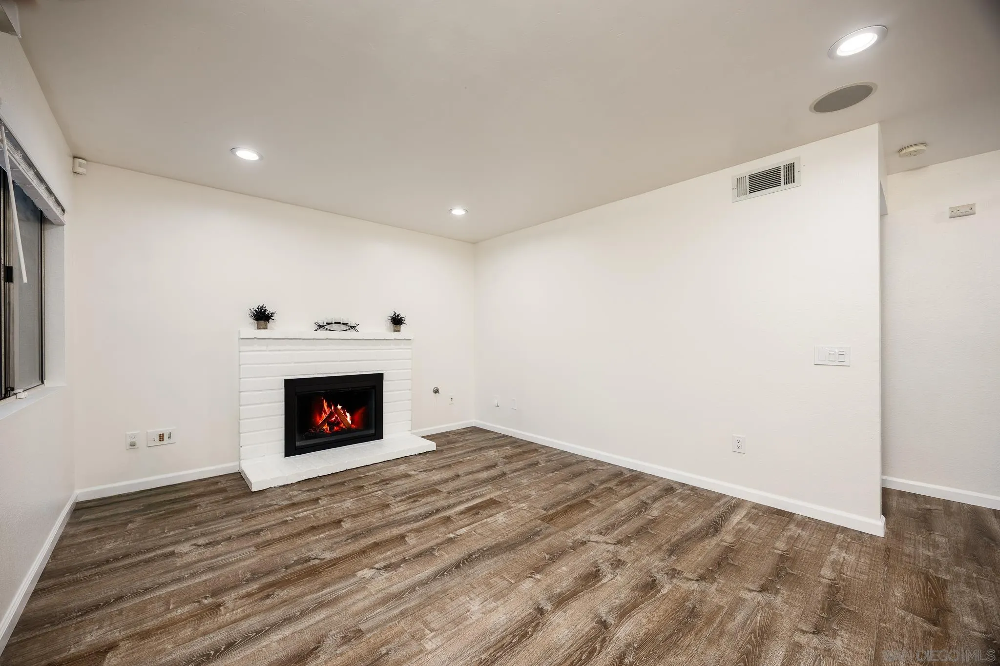 https://cdn.realtyfeed.com/cdn/127/250037962/721c800782dfe380e5cd230a7598e267.webp