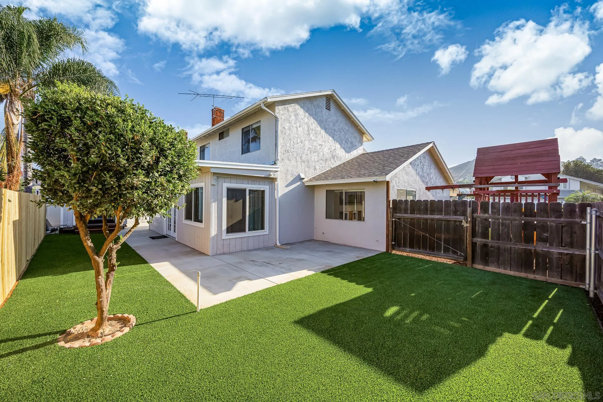 https://cdn.realtyfeed.com/cdn/127/250037962/9aecf6b2070c61ead5ed4c64388946bd.webp