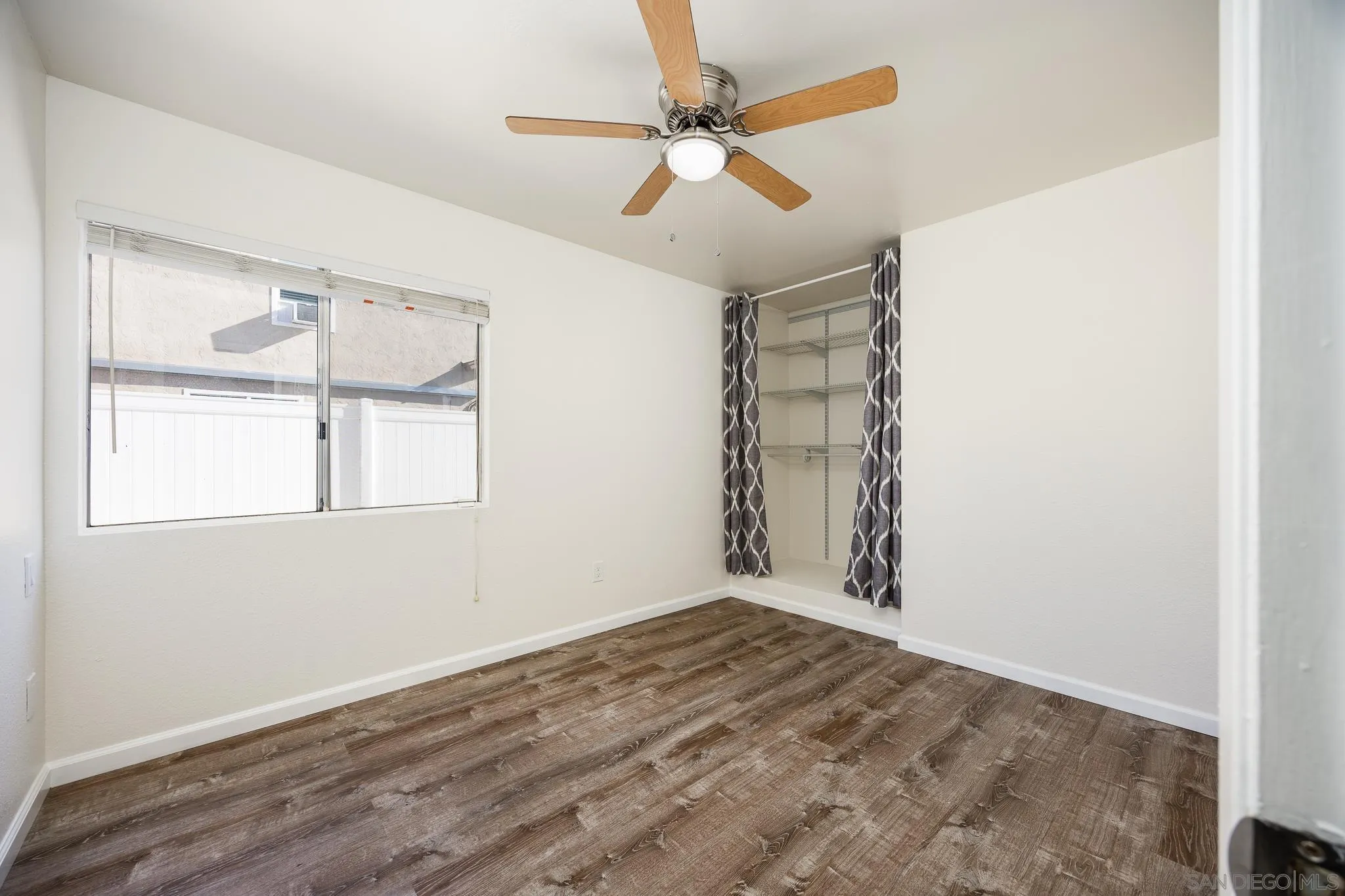 https://cdn.realtyfeed.com/cdn/127/250037962/aa24053655b7d8ad1bf606c7faf86ed8.webp