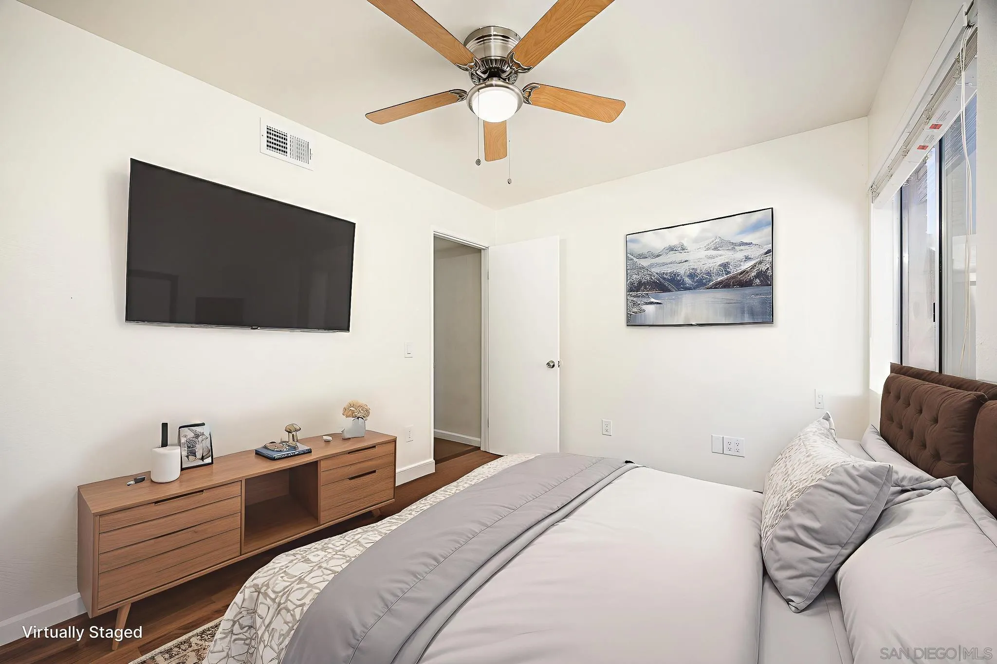 https://cdn.realtyfeed.com/cdn/127/250037962/fdf51d77b4c73d75f3f0552eb04f2025.webp
