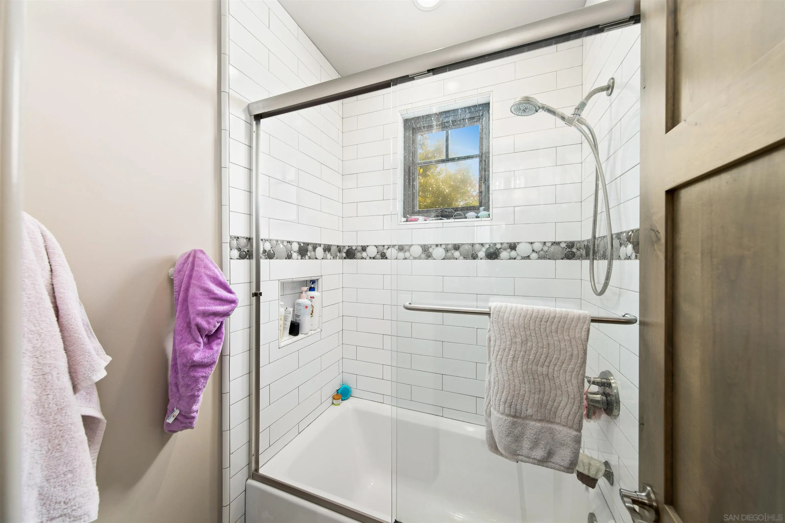 https://cdn.realtyfeed.com/cdn/127/250037965/fe59c84c40fbe88ebe01c20fc59339c4.webp