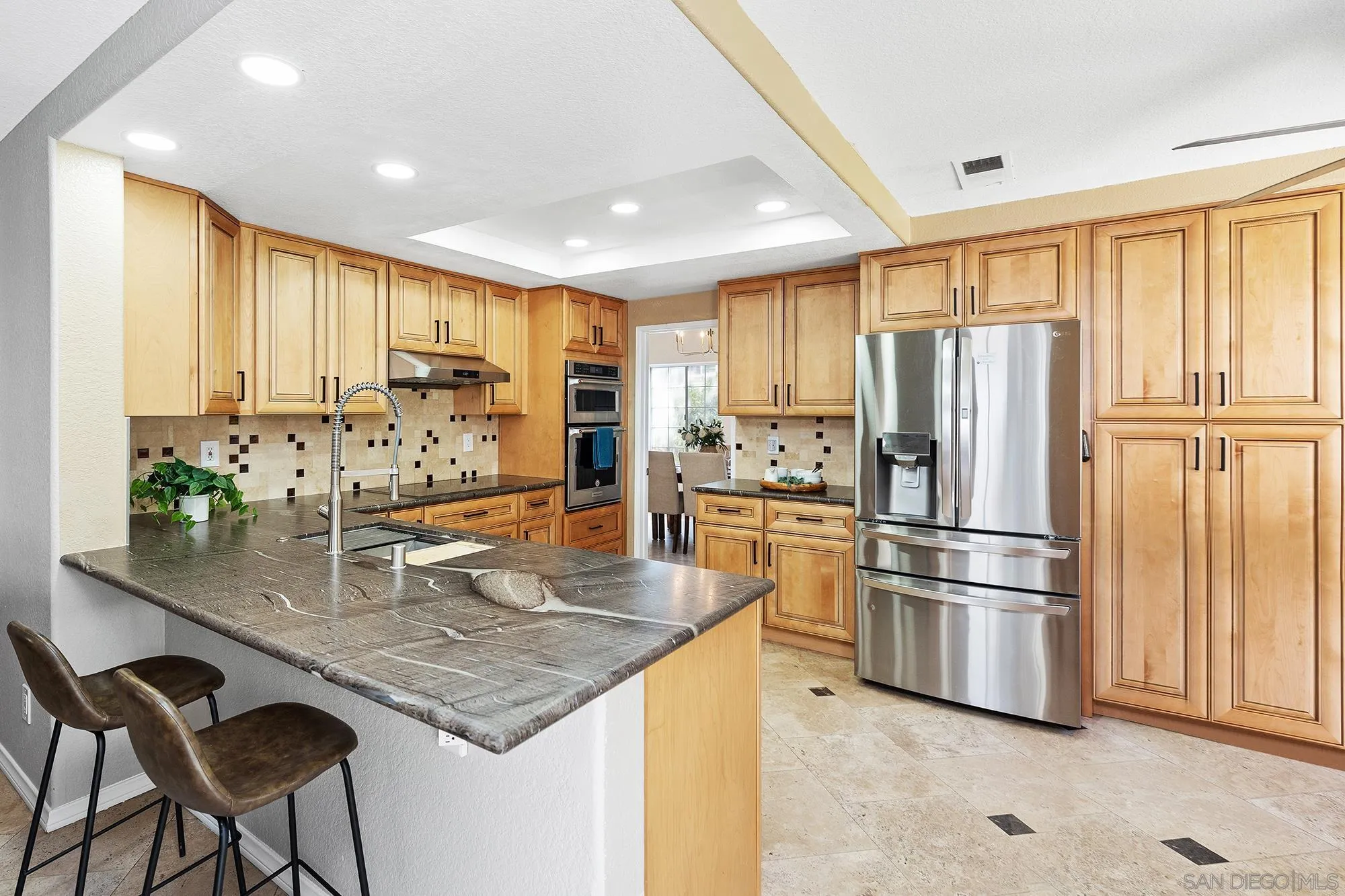 https://cdn.realtyfeed.com/cdn/127/250037969/5fb4577bbbbe2a511148fa99a12d7579.webp