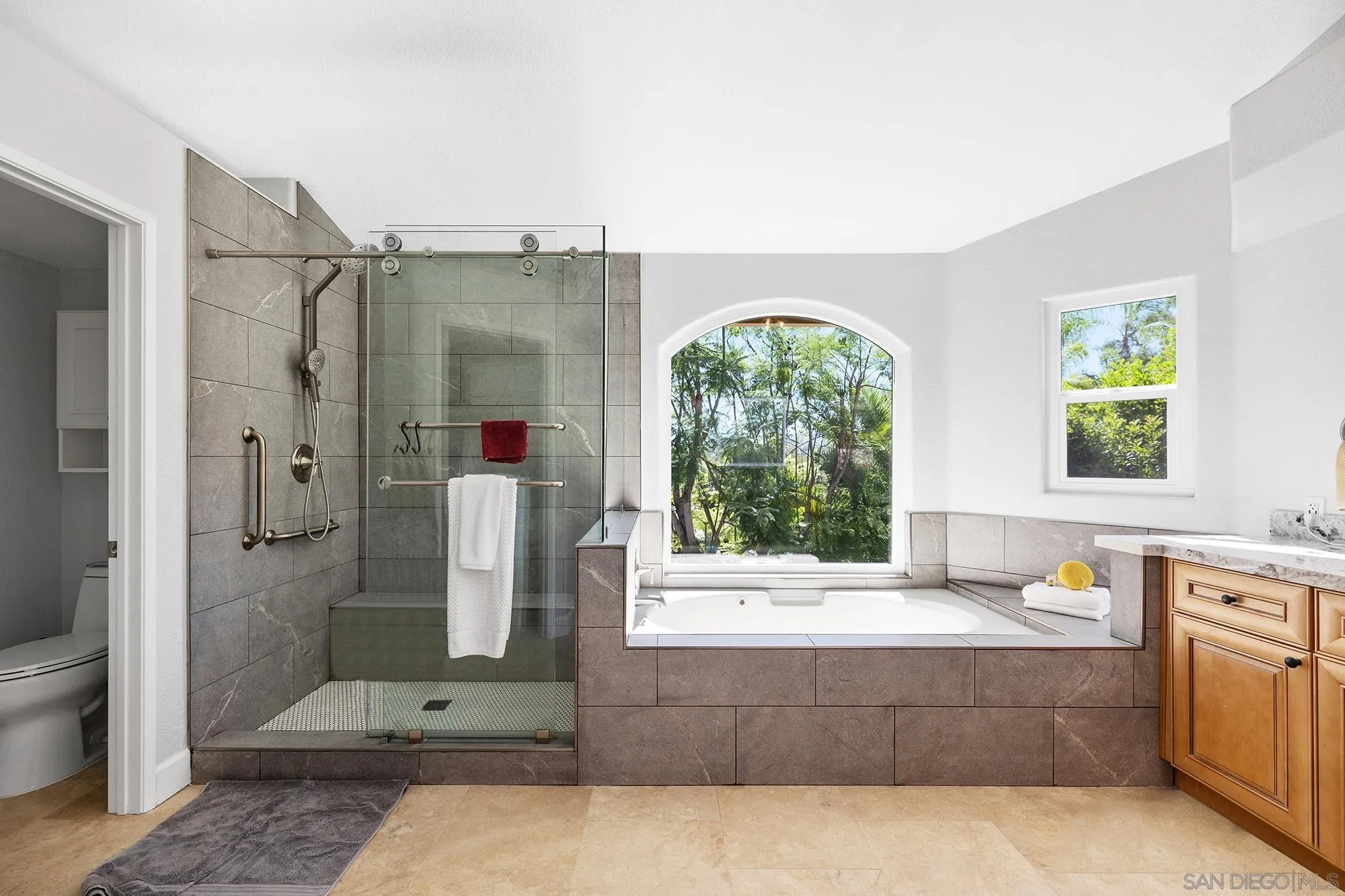 https://cdn.realtyfeed.com/cdn/127/250037969/7b39f128ff65fc6b836bac3b22e15258.webp