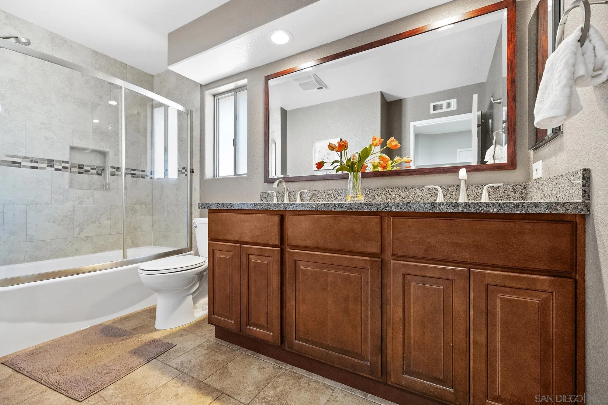https://cdn.realtyfeed.com/cdn/127/250037969/966f56c1915f46fda20417d80a34a48e.webp