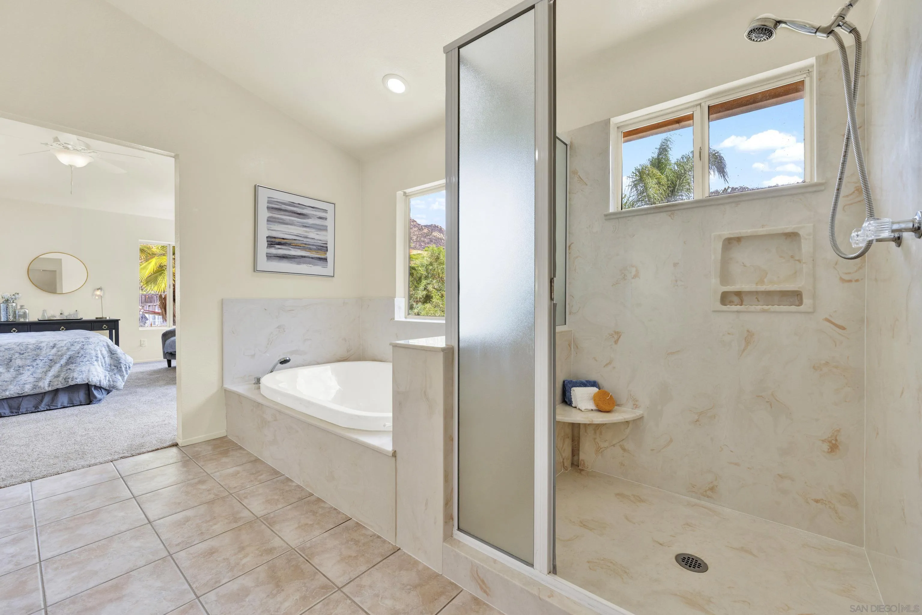 https://cdn.realtyfeed.com/cdn/127/250037970/2ebca86dfbdb0a621ac3a69d890e6bbf.webp