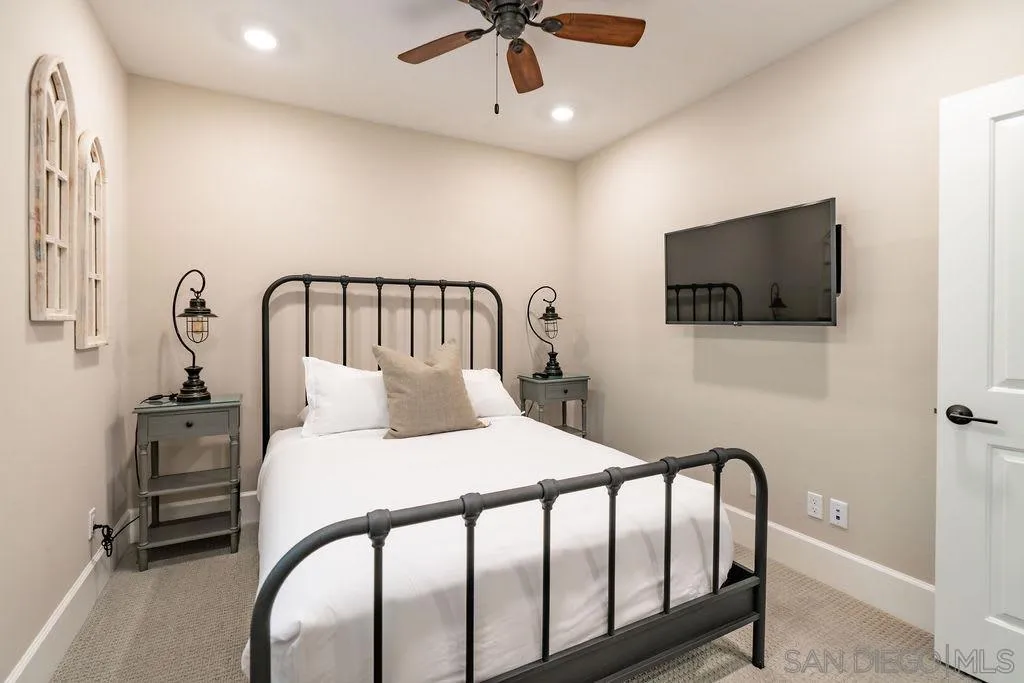 824 Jersey Ct, San Diego, CA, 92109
