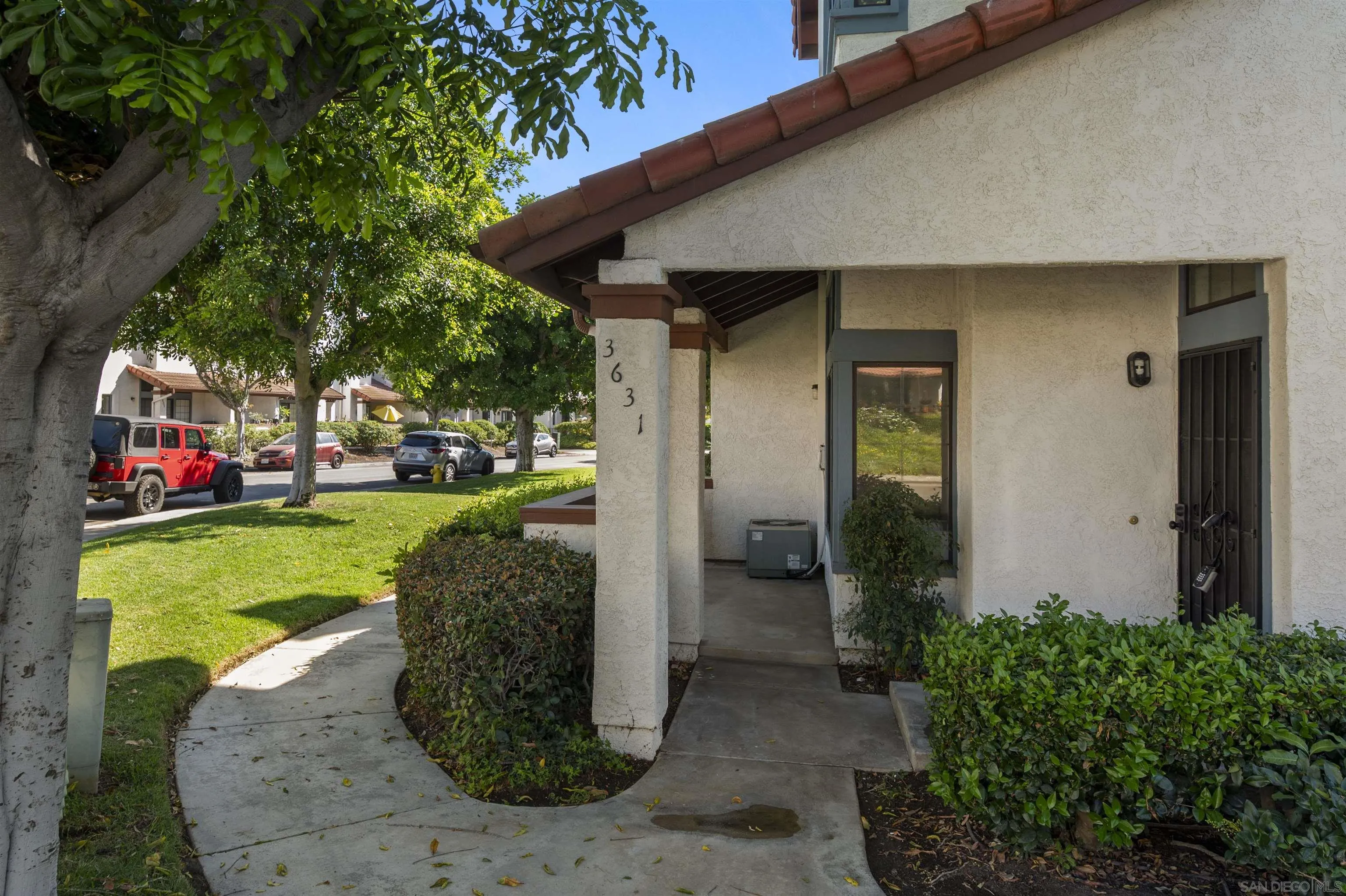 Photo #5: 250037981 Listing 