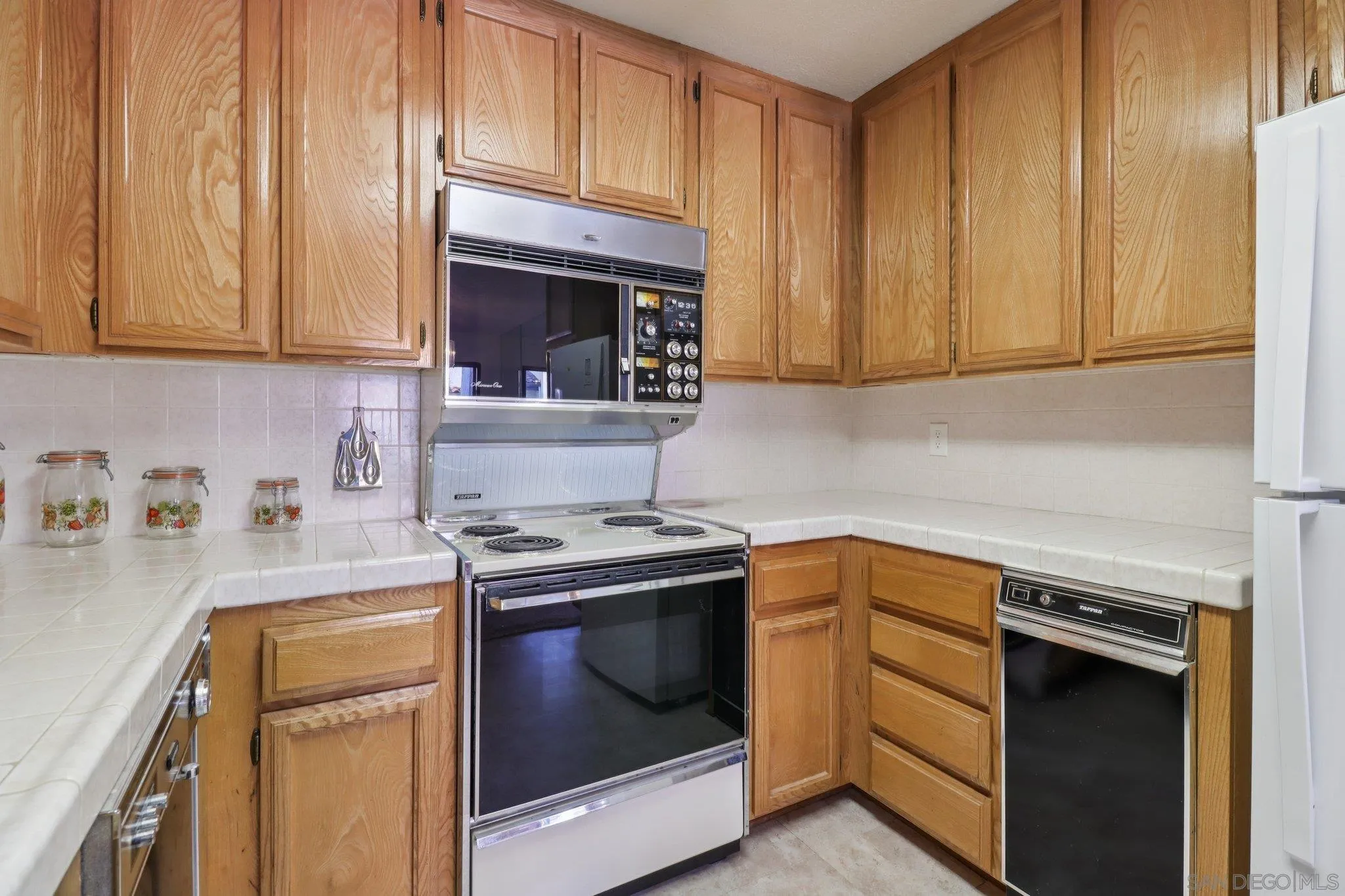 Photo #12: 250037983 Listing: Photo #12