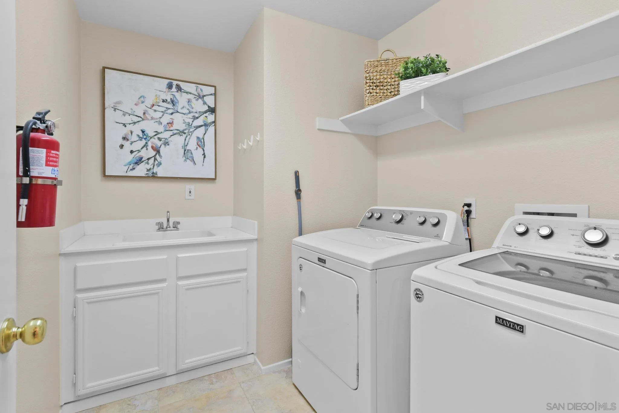 https://cdn.realtyfeed.com/cdn/127/250037984/457125277afee41d151b31c9c1537977.webp