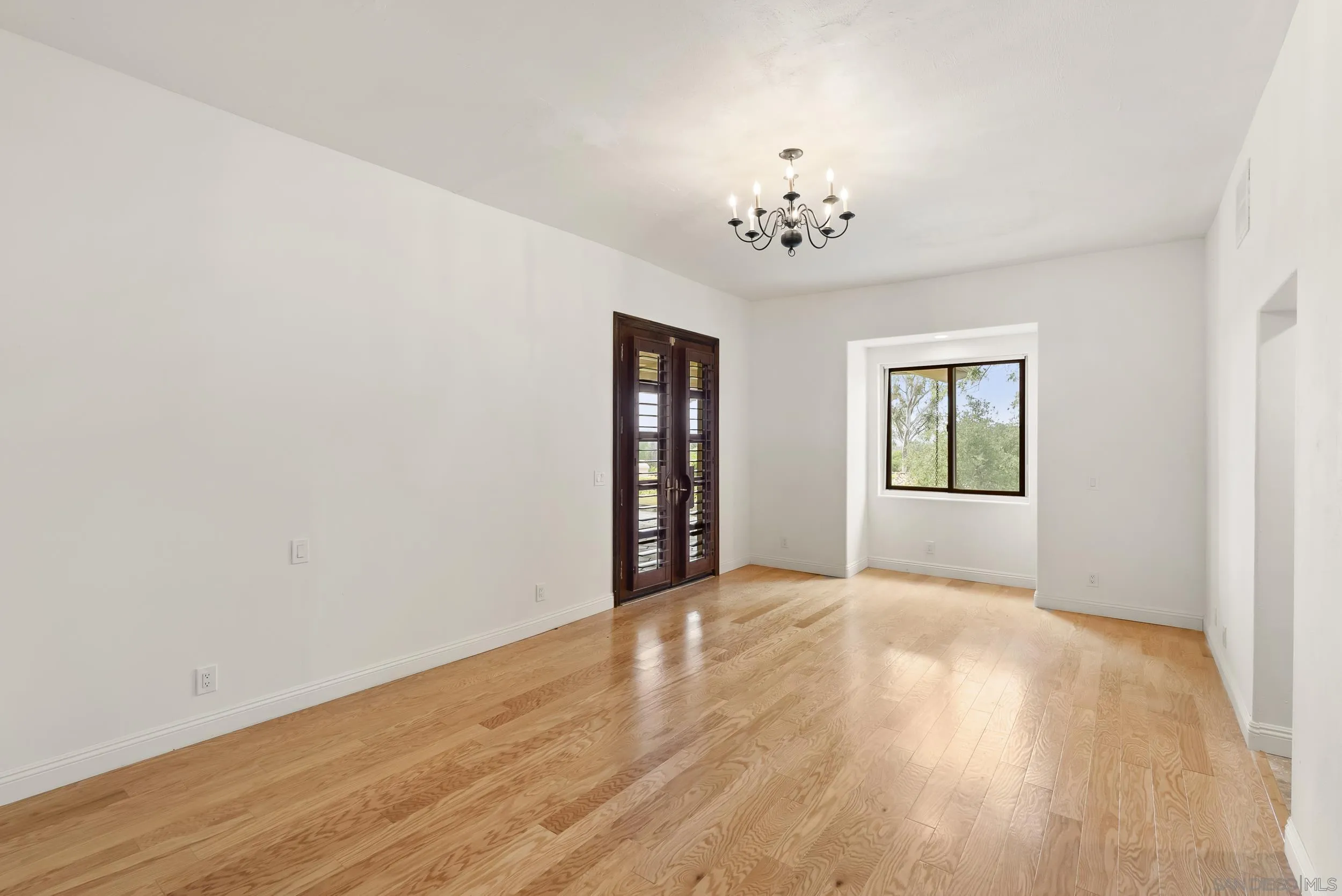 https://cdn.realtyfeed.com/cdn/127/250037988/2110e0173f91c350070a3df2e52b060e.webp