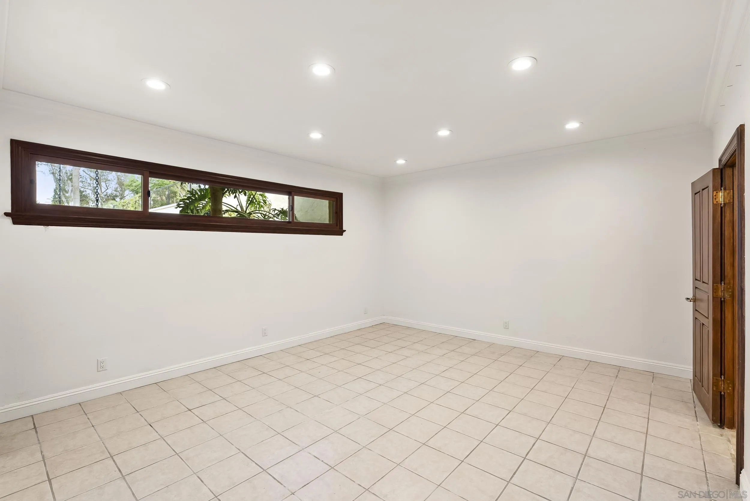 https://cdn.realtyfeed.com/cdn/127/250037988/21e9ad5a178c7370d01b9b8a0c0e31e2.webp