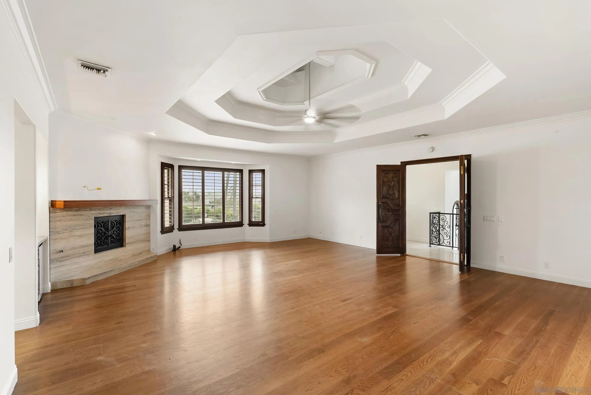 https://cdn.realtyfeed.com/cdn/127/250037988/543f8fa3c17e9d57e19c8051a906e190.webp