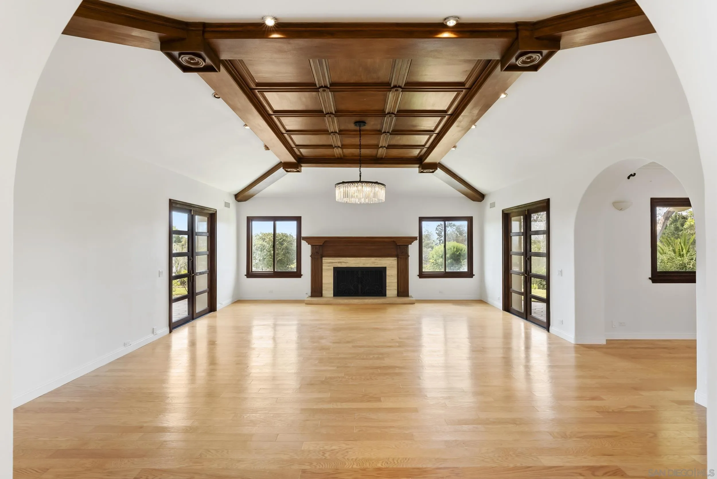https://cdn.realtyfeed.com/cdn/127/250037988/b47ffe911fd6ee0502f82a11eff0fe11.webp
