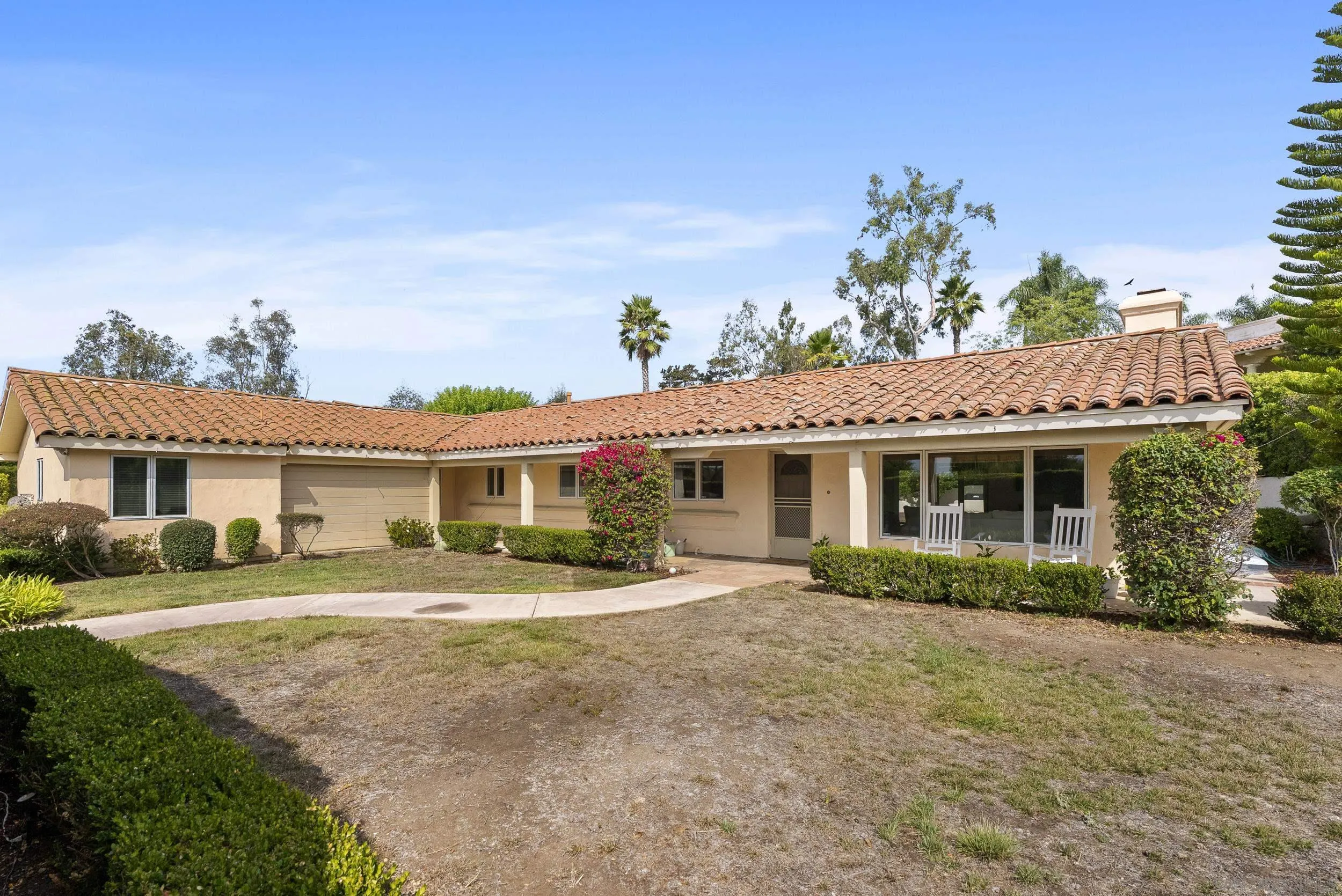 https://cdn.realtyfeed.com/cdn/127/250037988/b8ceea84dfc2ea8c6a1ee6b1eaab8334.webp