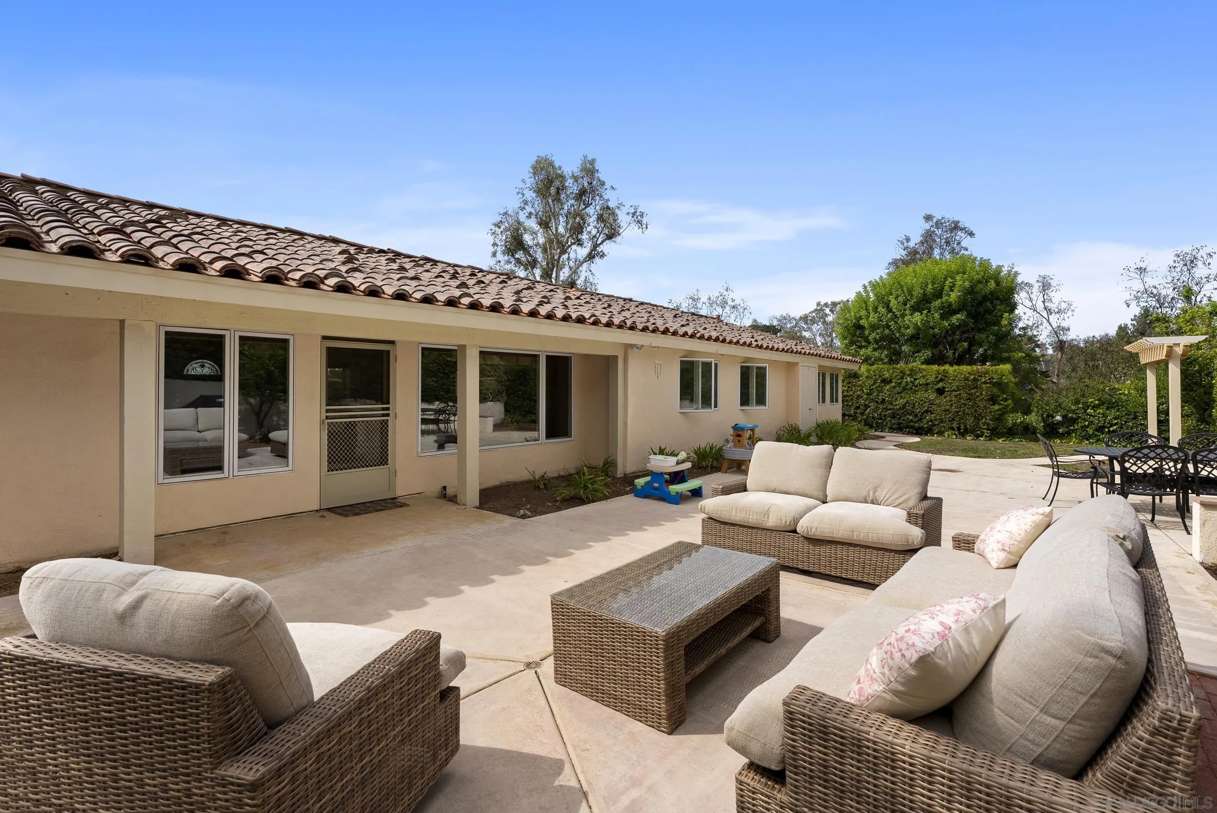 https://cdn.realtyfeed.com/cdn/127/250037988/cf7e6d04d10a237c6103ce1f210adc65.webp