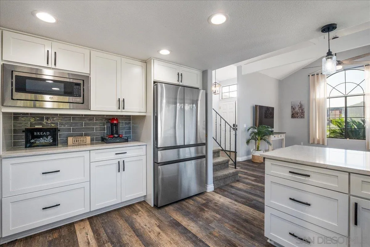 https://cdn.realtyfeed.com/cdn/127/250037992/168741d5beab7f554799fa61d9c17fda.webp