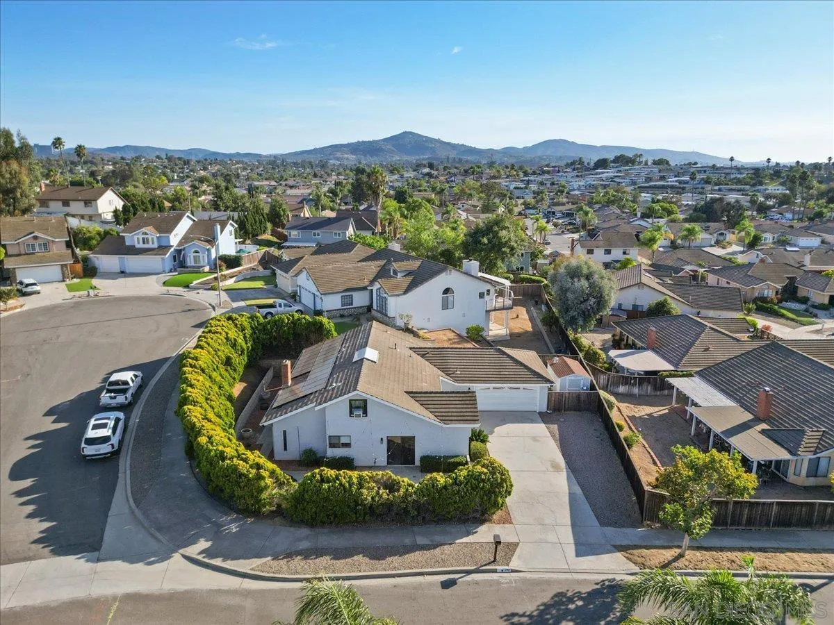 https://cdn.realtyfeed.com/cdn/127/250037992/20f84943aaaae9fb27751bd5c5eeba60.webp