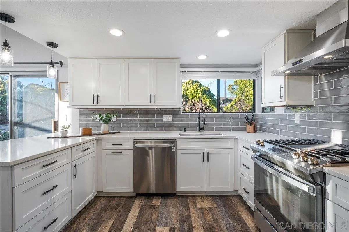 https://cdn.realtyfeed.com/cdn/127/250037992/c4c97c2cb70272c87fb8c1bd0242c4e9.webp
