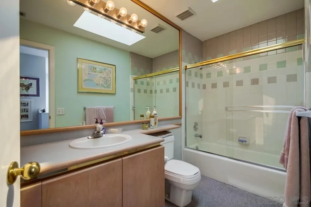 https://cdn.realtyfeed.com/cdn/127/250037994/ed677eb5554536d8daef305b8940b2d8.webp
