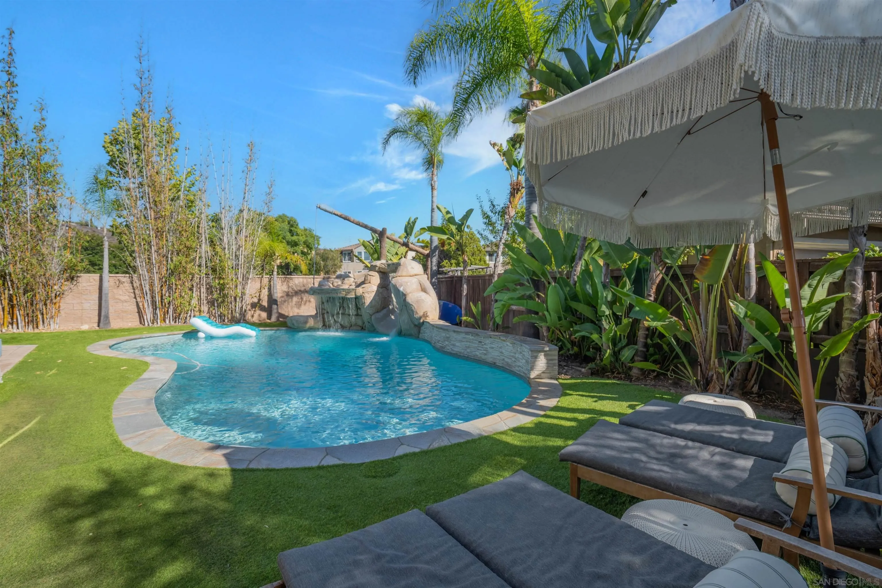 https://cdn.realtyfeed.com/cdn/127/250037996/0c7f881af1b8f55aea2f9442f5167adc.webp