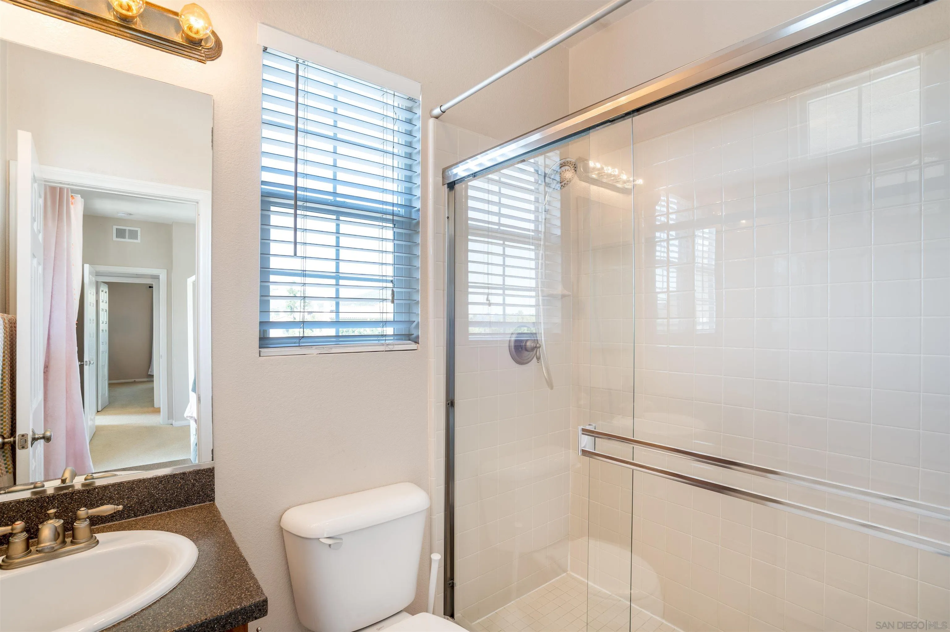 https://cdn.realtyfeed.com/cdn/127/250037996/5e7ce1c1bd4ec142b9ecdcb2a5210aa8.webp