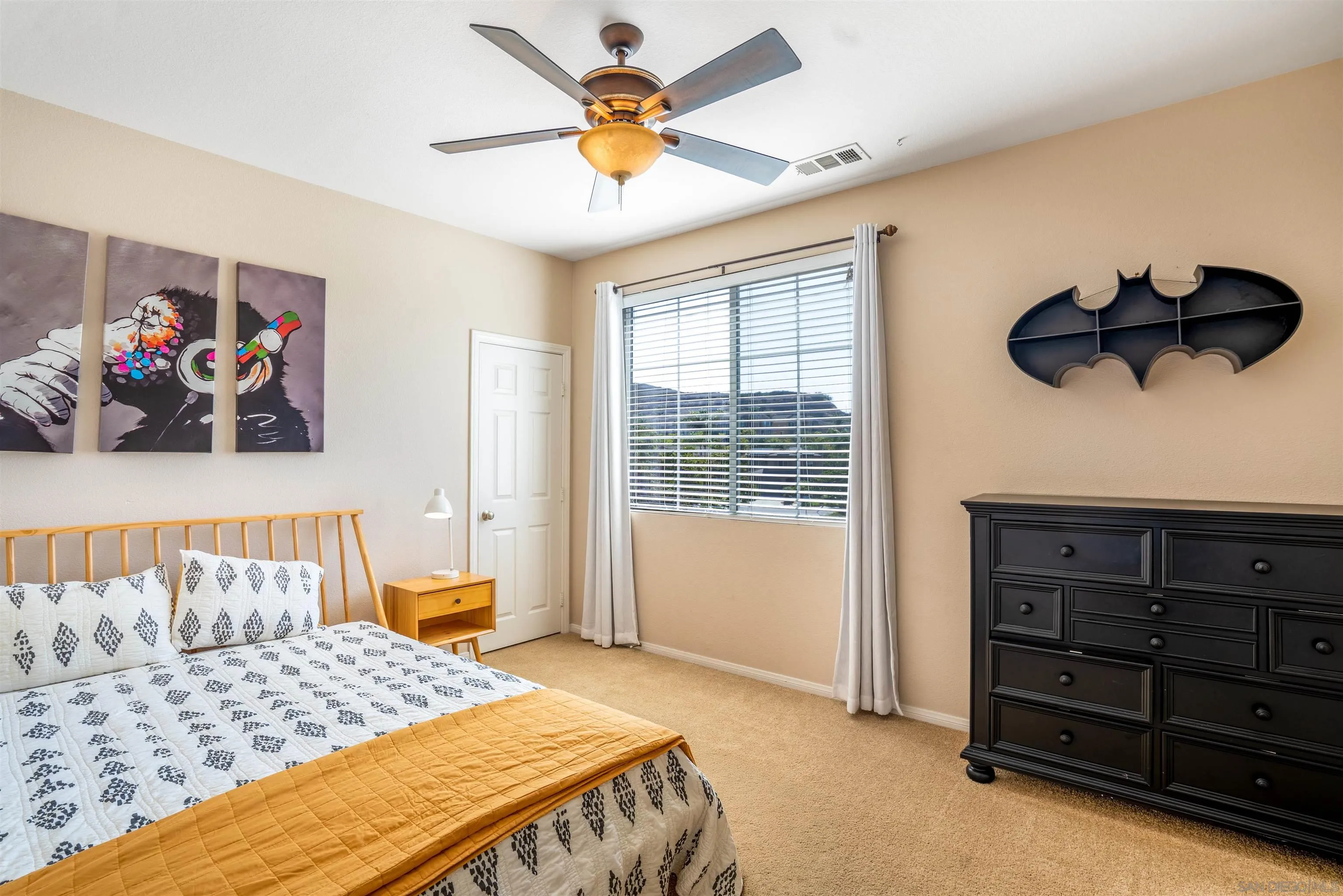 https://cdn.realtyfeed.com/cdn/127/250037996/746ef6e1226a81c44e1ca1444889d8d2.webp