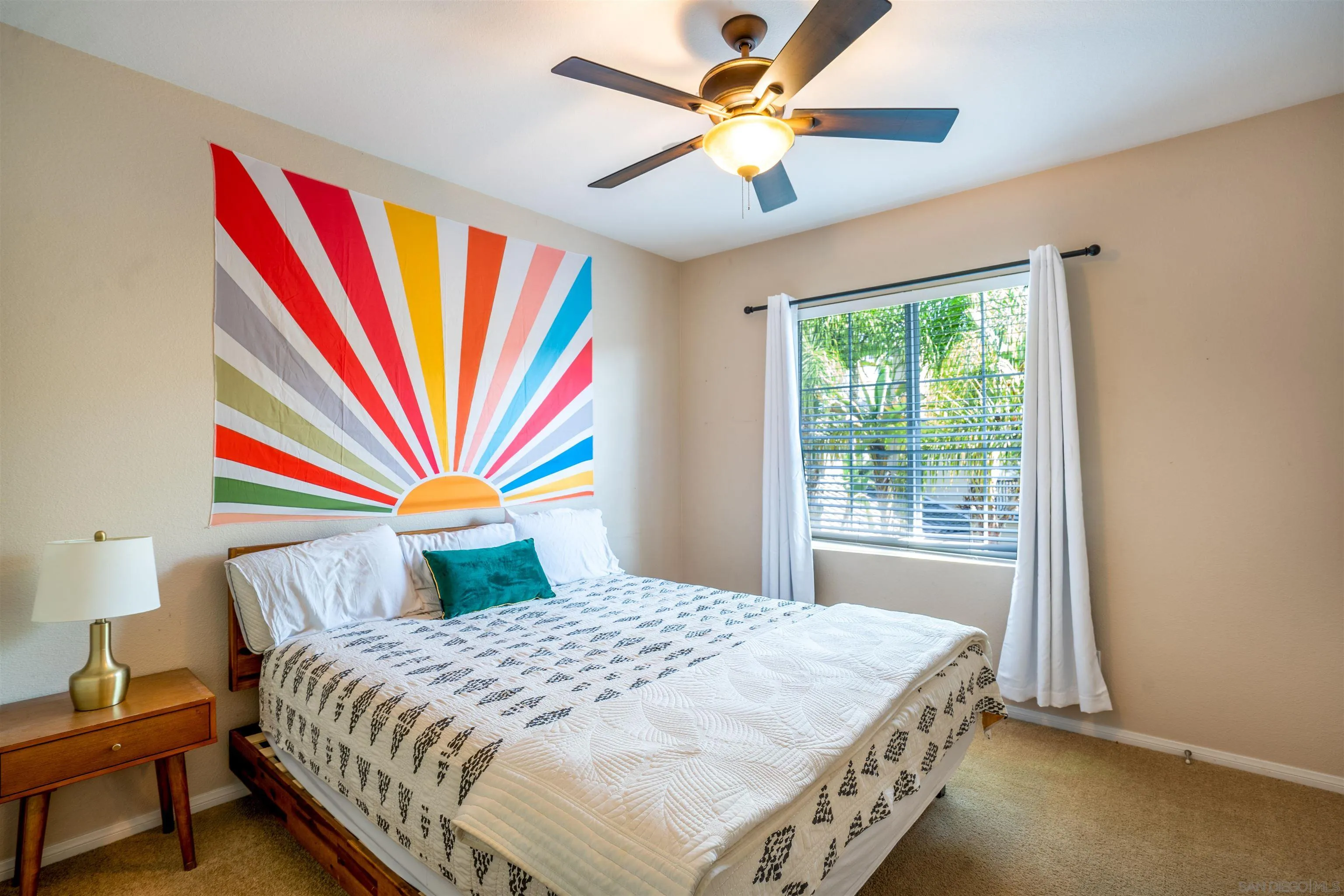 https://cdn.realtyfeed.com/cdn/127/250037996/87a507c64daa3dffc43dfb4da37ec03a.webp