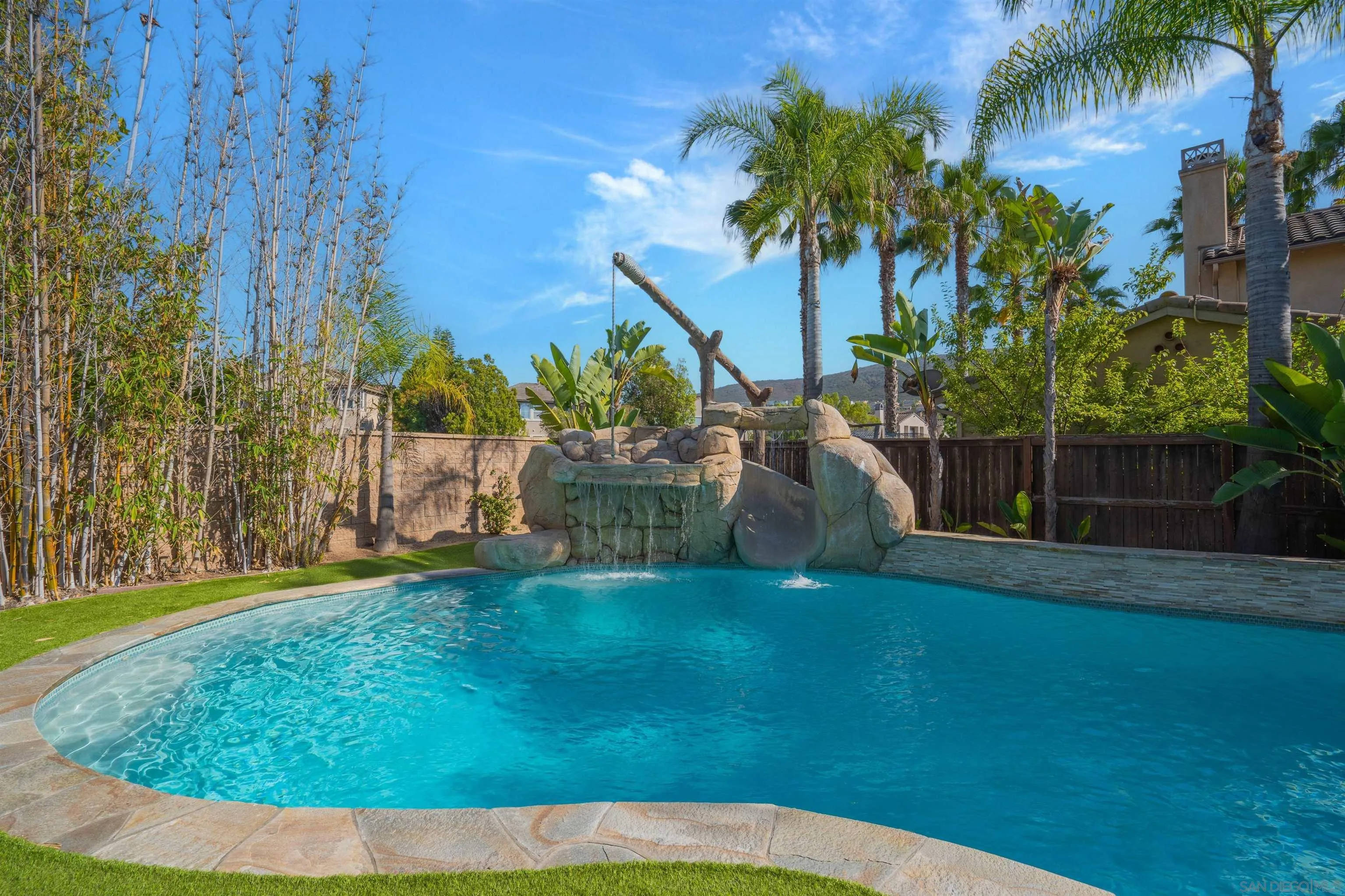 https://cdn.realtyfeed.com/cdn/127/250037996/dec0001158ea2b44d0e0076cddfaed93.webp