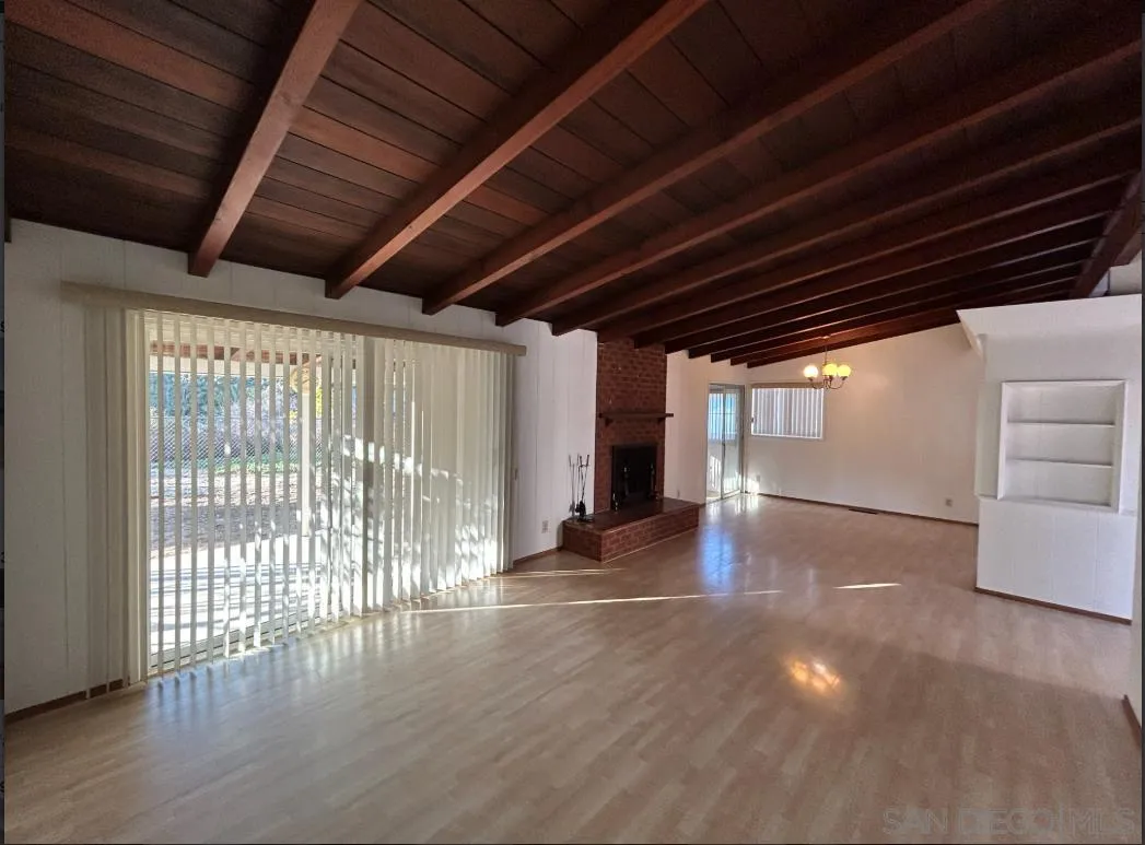 https://cdn.realtyfeed.com/cdn/127/250037999/b3a26bce50ad7cca3e38bd5d85abea3f.webp