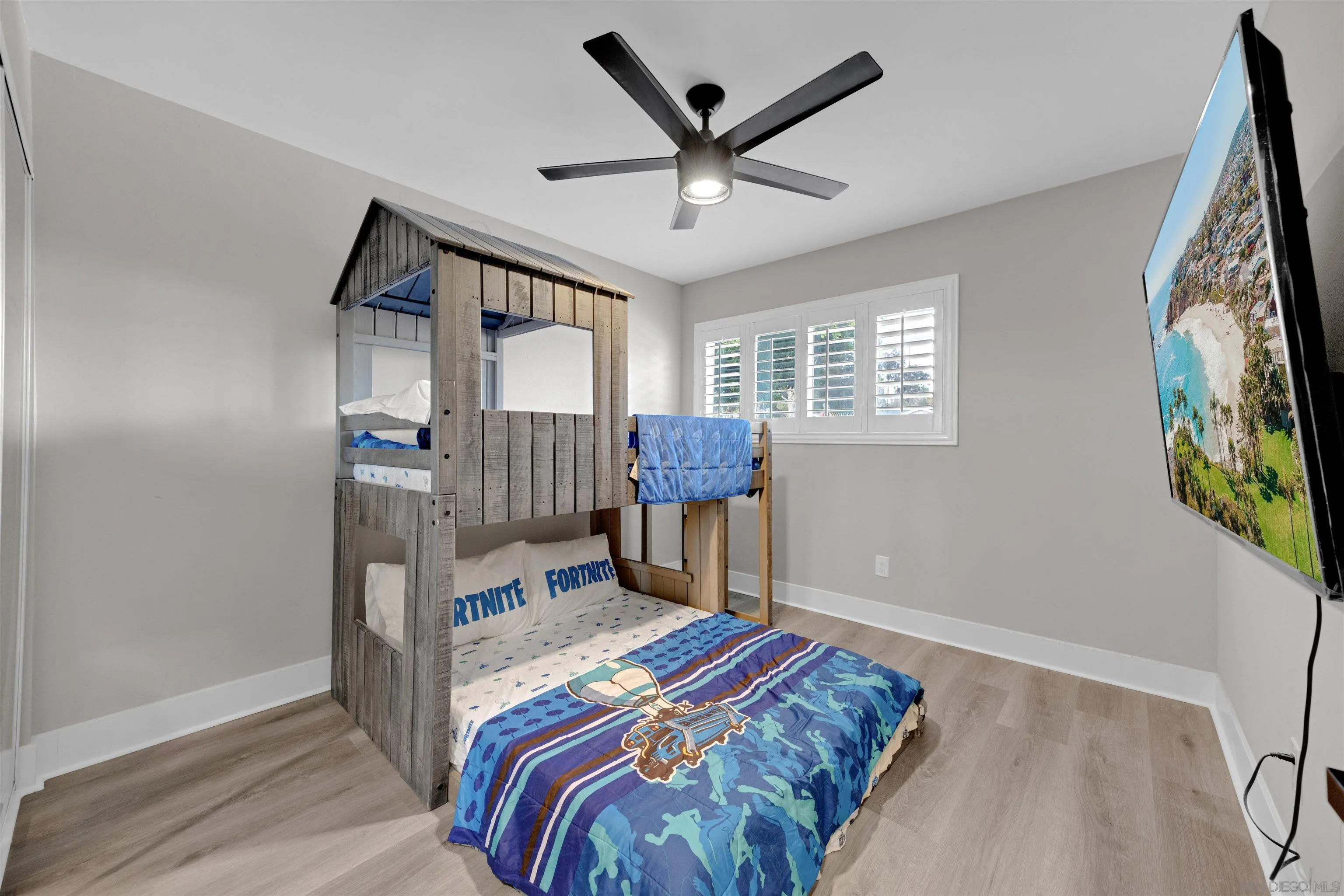https://cdn.realtyfeed.com/cdn/127/250038006/06828611a1a72dde60c1e8a12efbc948.webp