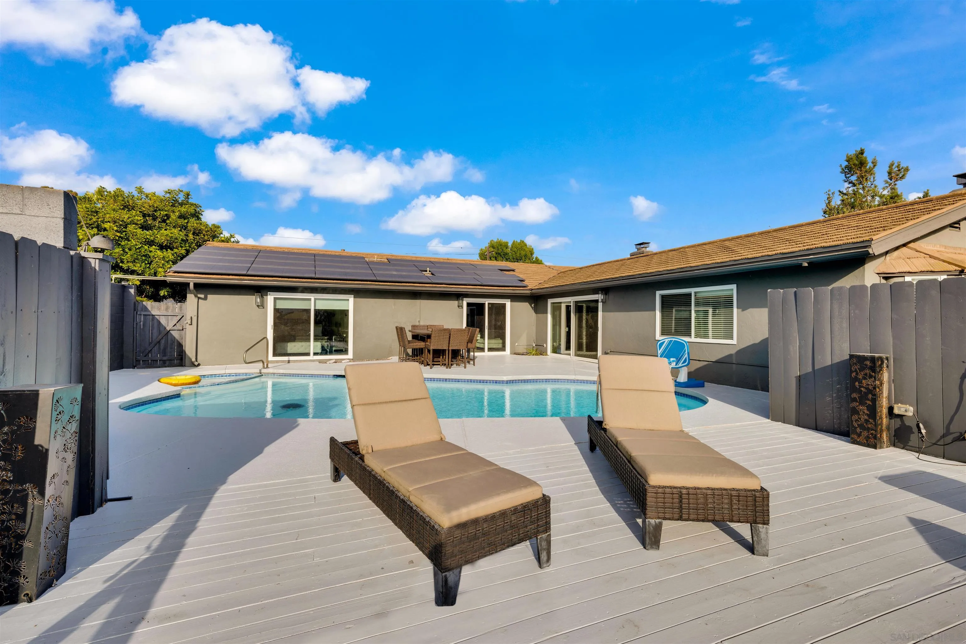https://cdn.realtyfeed.com/cdn/127/250038006/214ee2fa5073a365dd9f5b2387aa7b47.webp