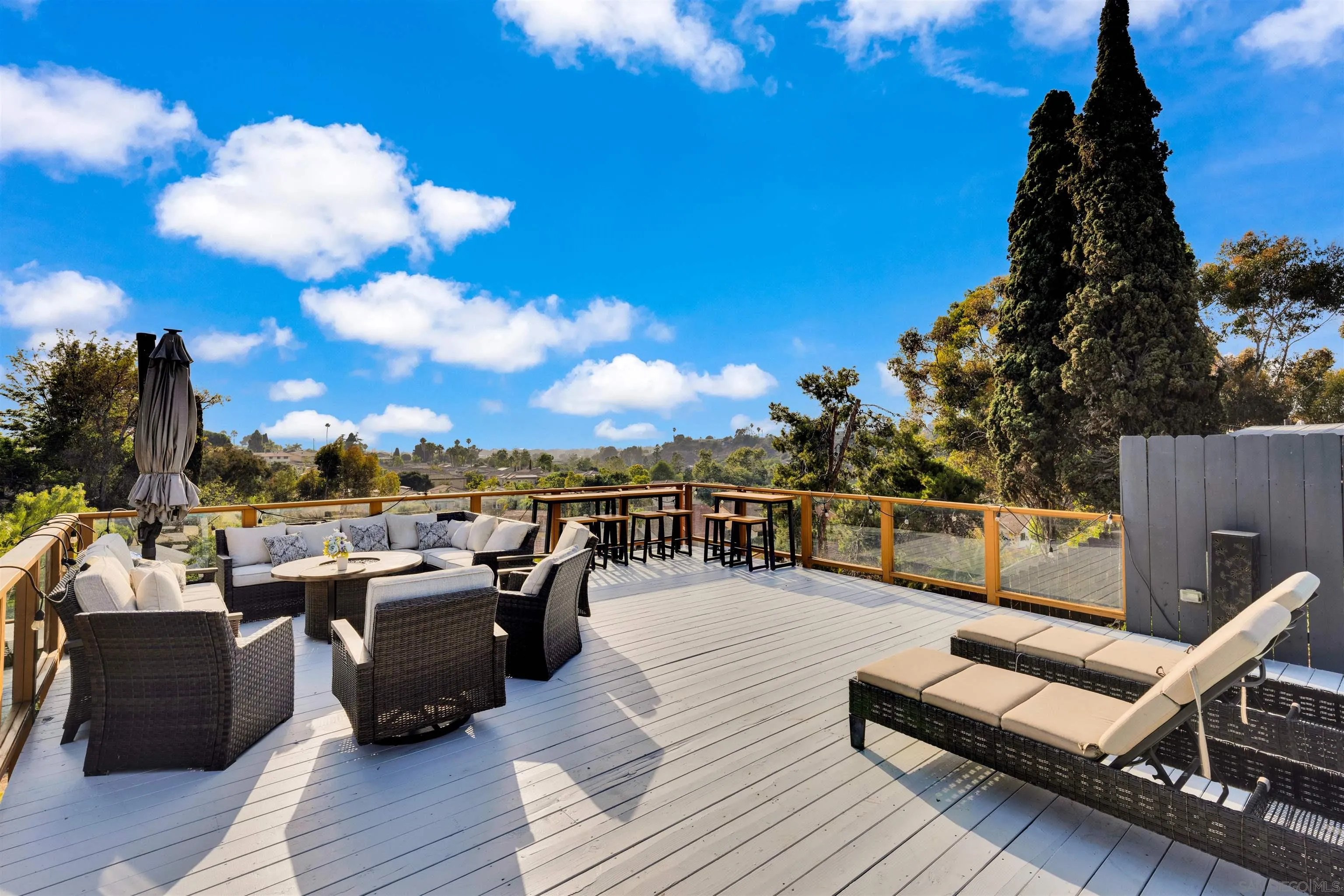 https://cdn.realtyfeed.com/cdn/127/250038006/365dc1d06c12c60035d43625f04c9df1.webp